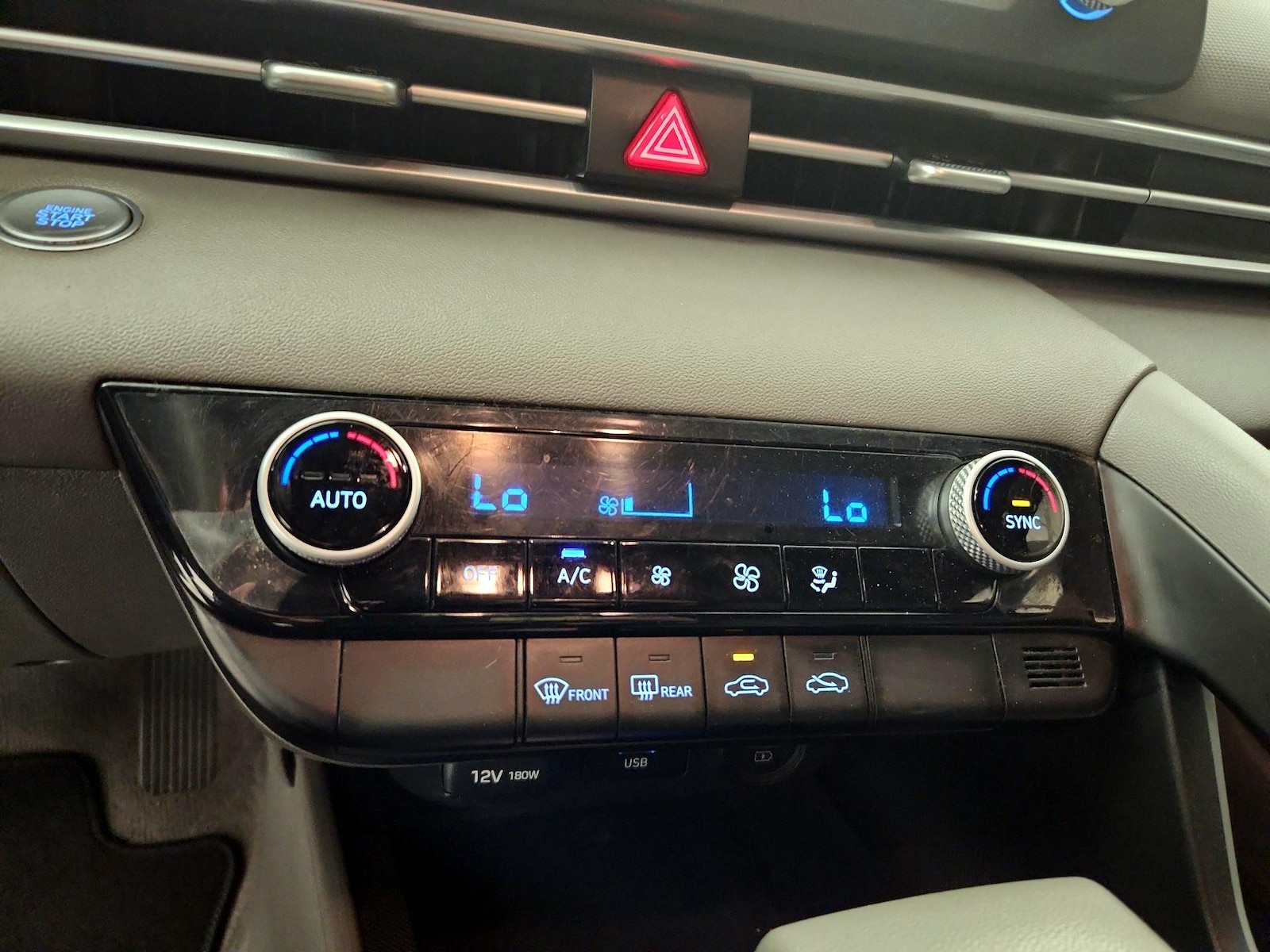 2021 Hyundai Elantra SEL - Photo 17