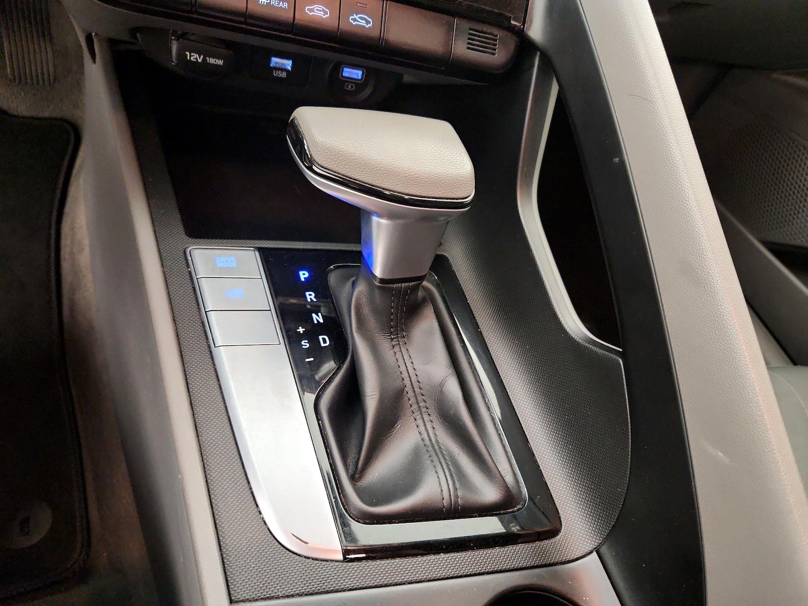 2021 Hyundai Elantra SEL - Photo 18