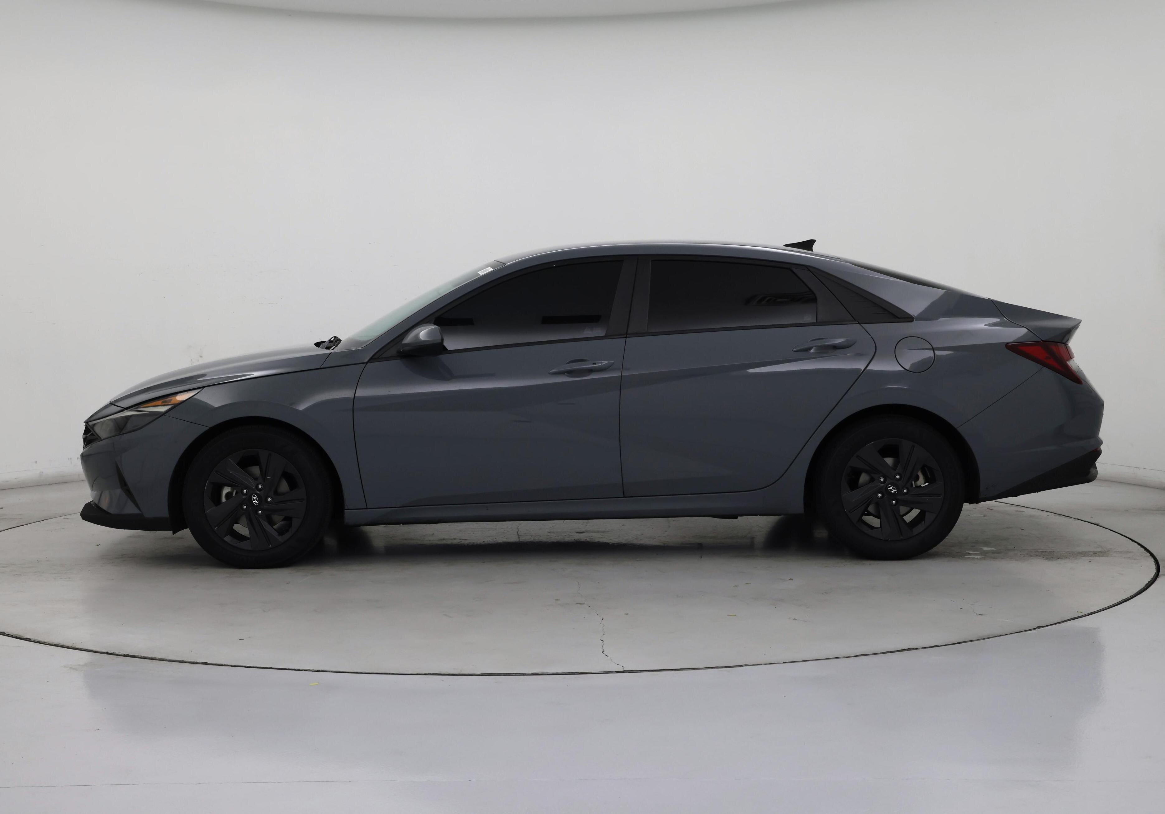 Thumbnail: 2021 Hyundai Elantra - 3