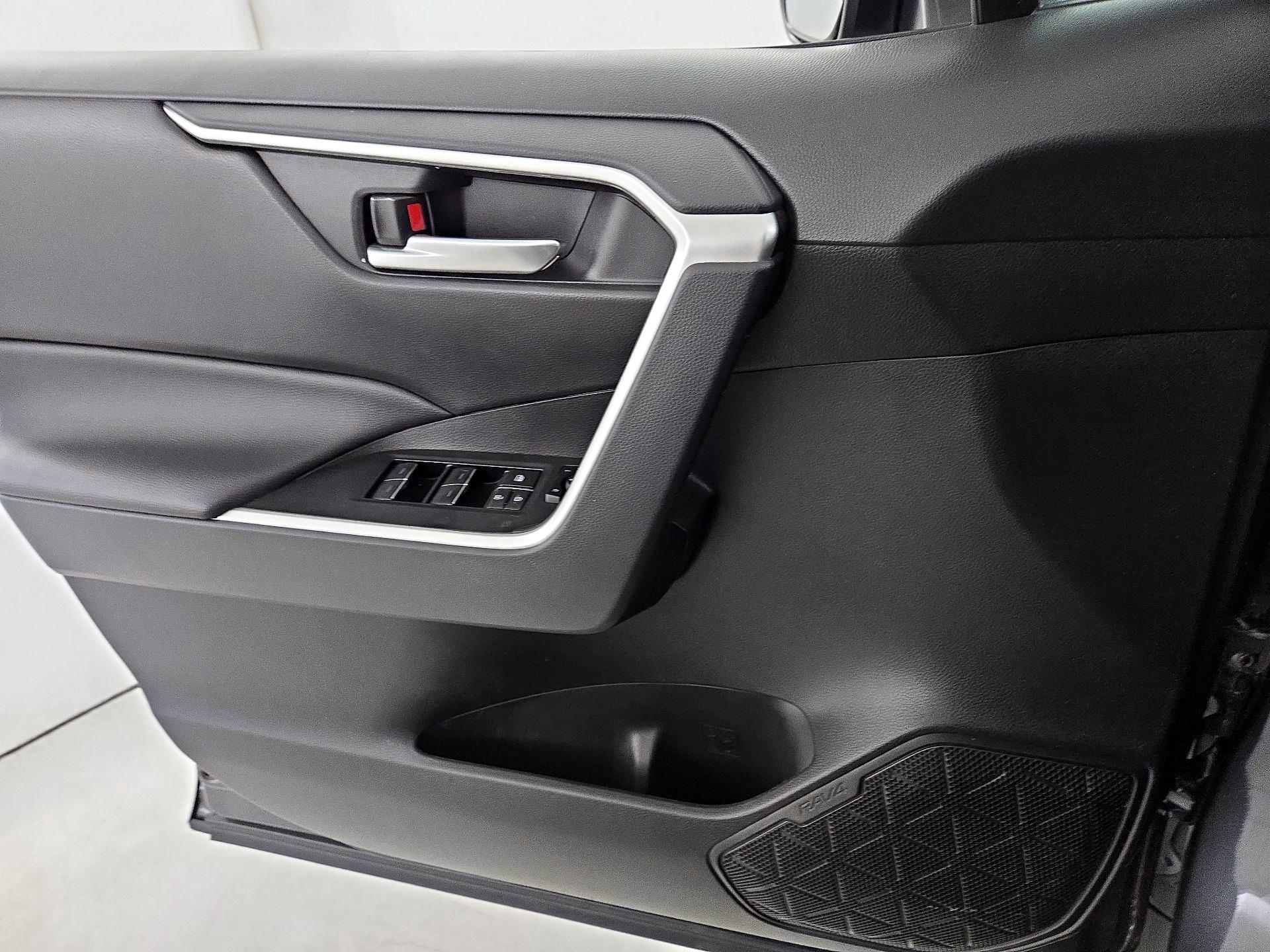 Thumbnail: 2024 Toyota RAV4 - 12