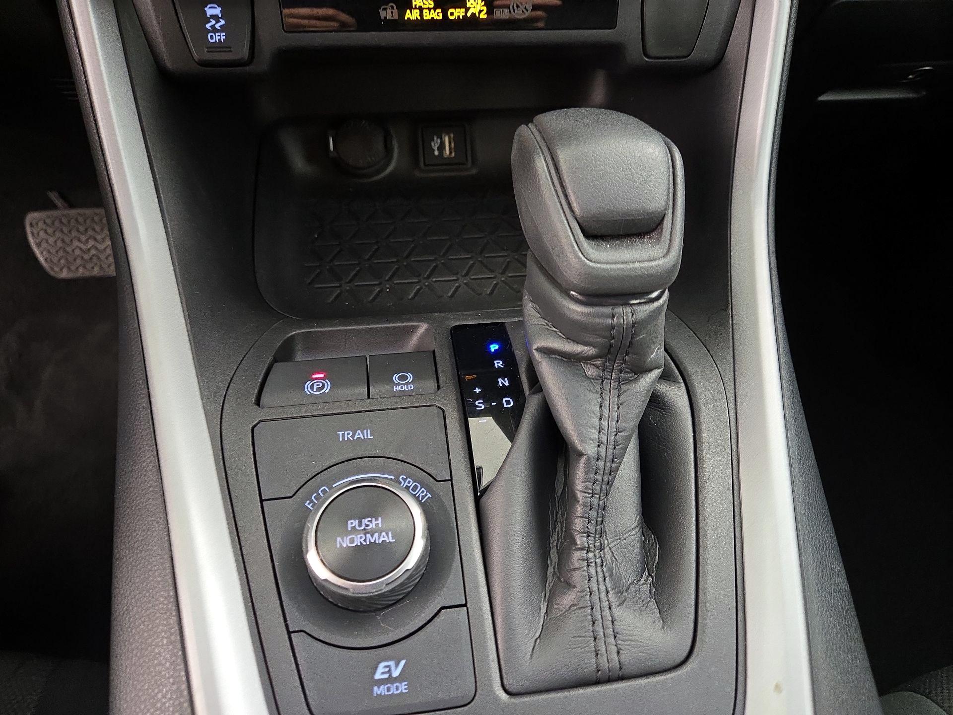 Thumbnail: 2024 Toyota RAV4 - 17