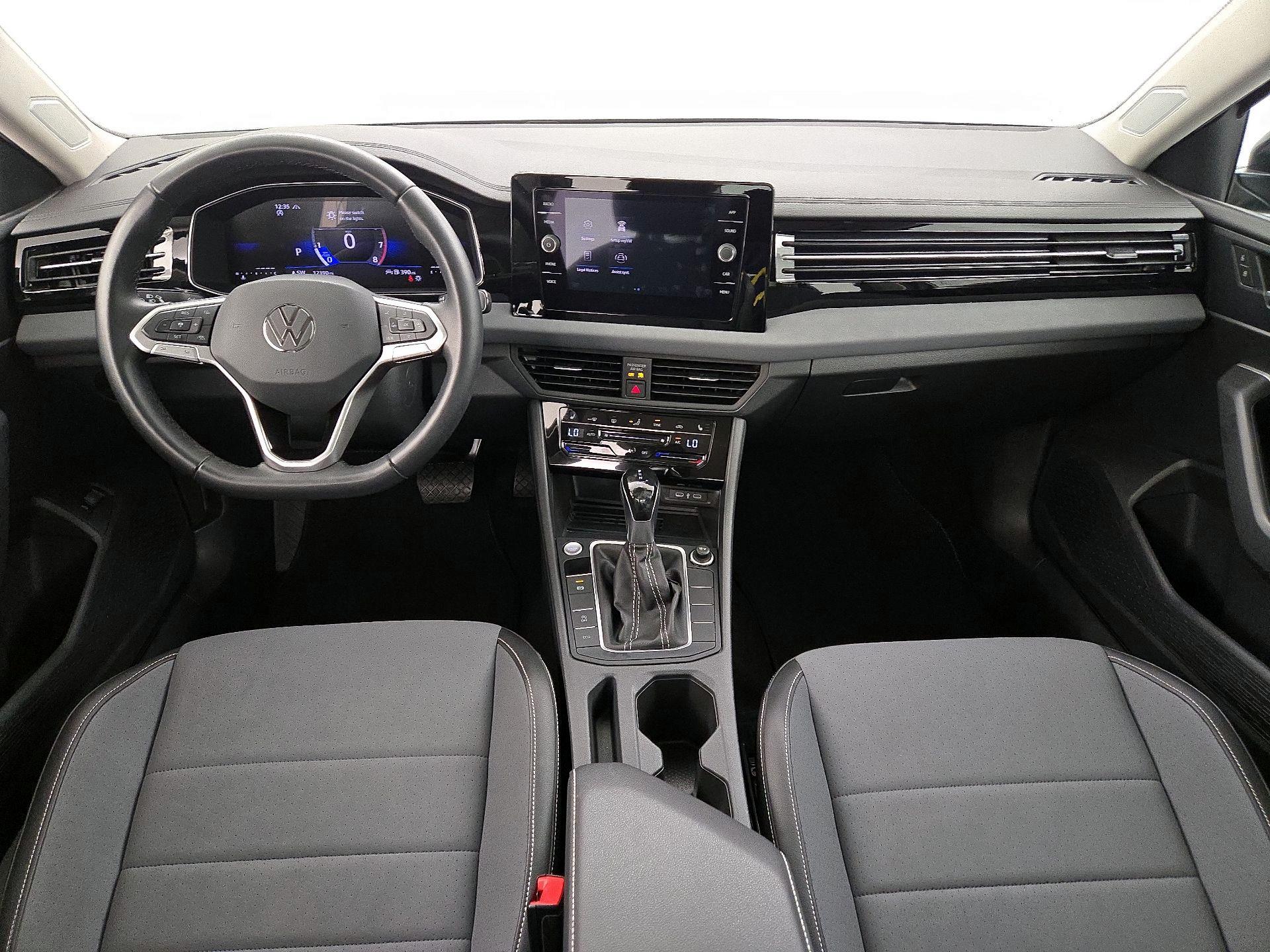 Thumbnail: 2025 Volkswagen Jetta - 9