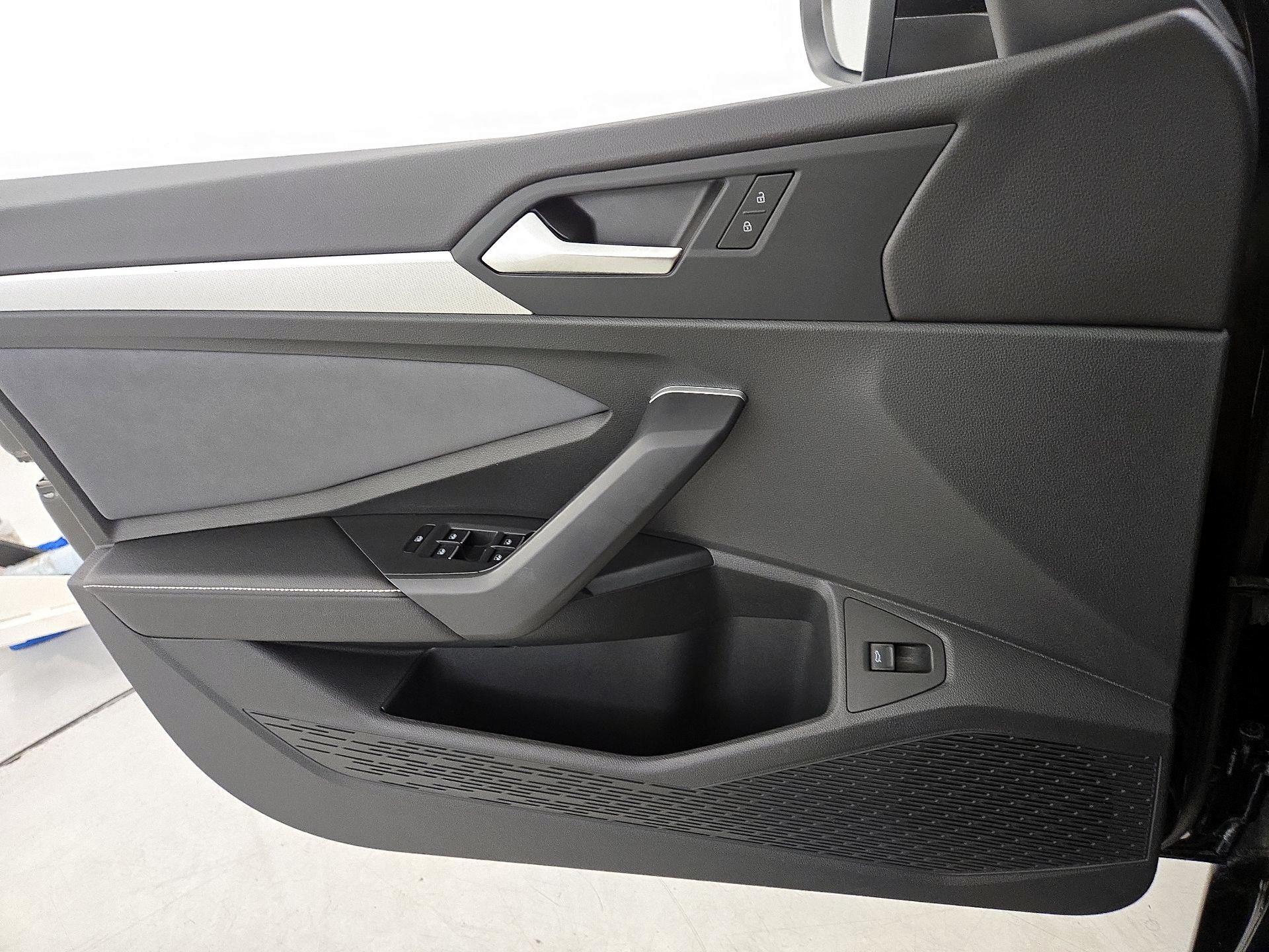 Thumbnail: 2025 Volkswagen Jetta - 12