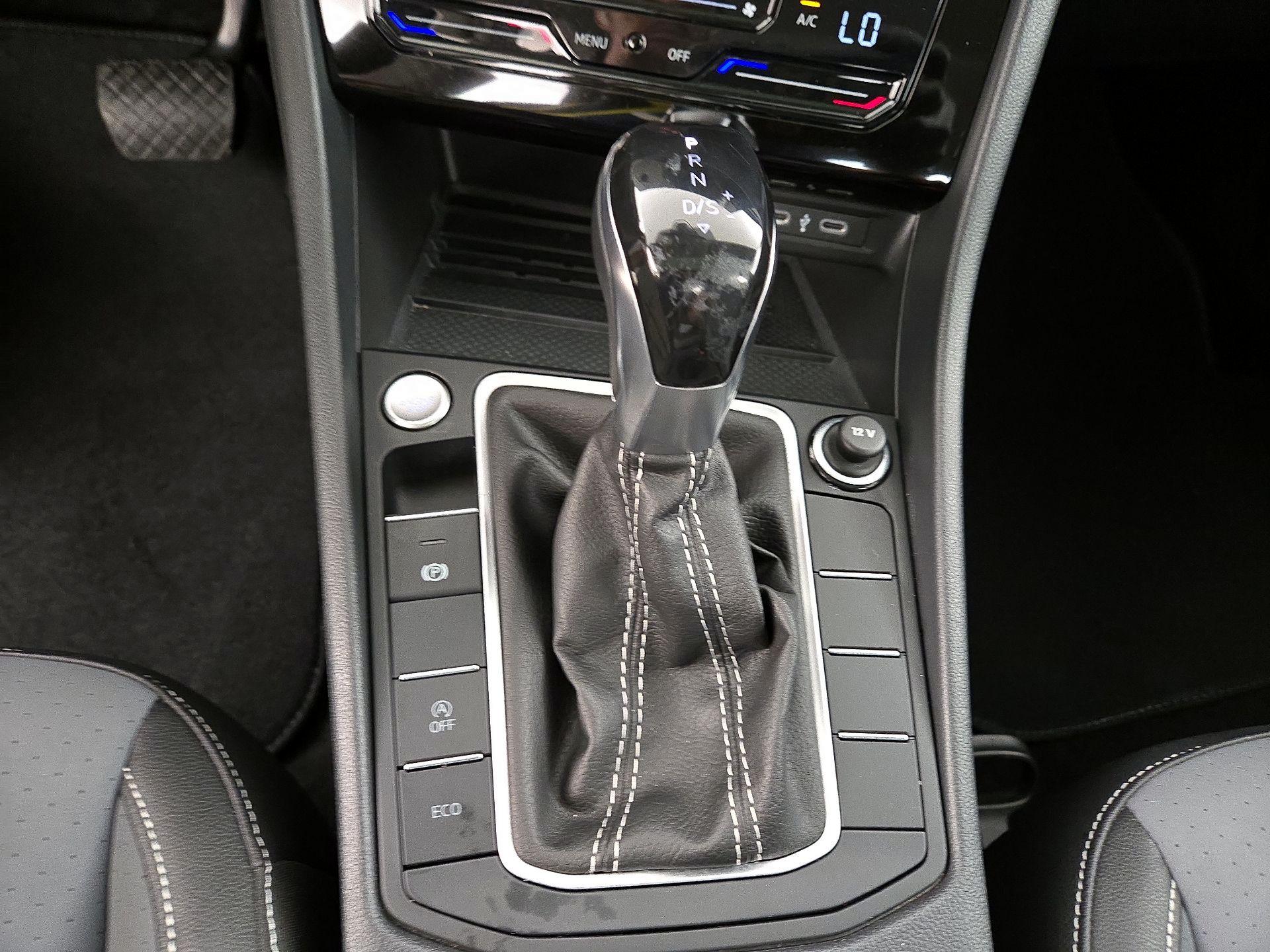 Thumbnail: 2025 Volkswagen Jetta - 17