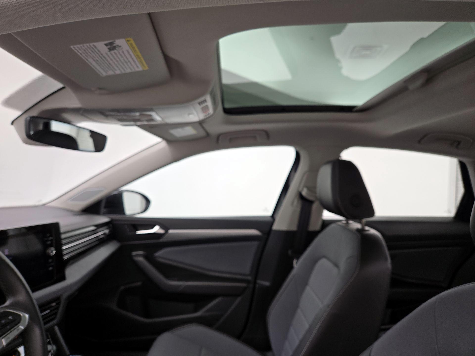 Thumbnail: 2025 Volkswagen Jetta - 19