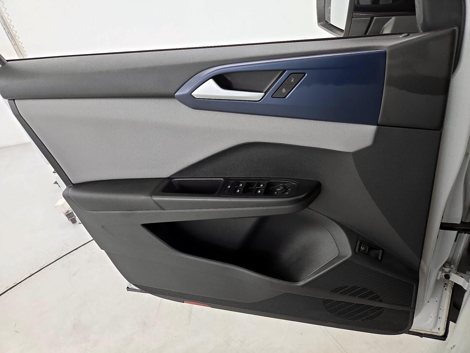 Thumbnail: 2023 Volkswagen Taos - 12