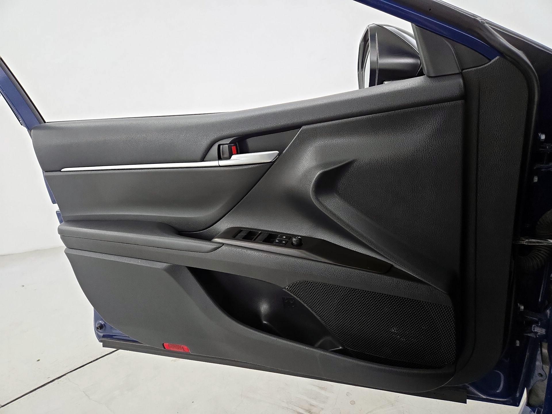 Thumbnail: 2023 Toyota Camry - 12