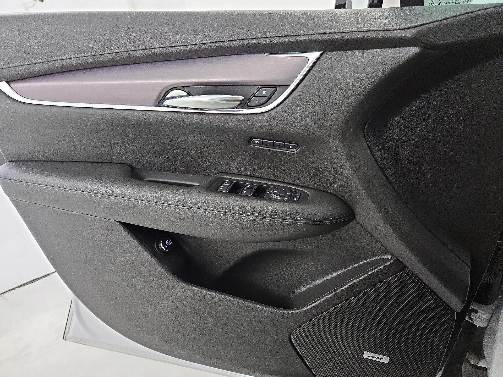 Thumbnail: 2021 Cadillac XT6 - 12