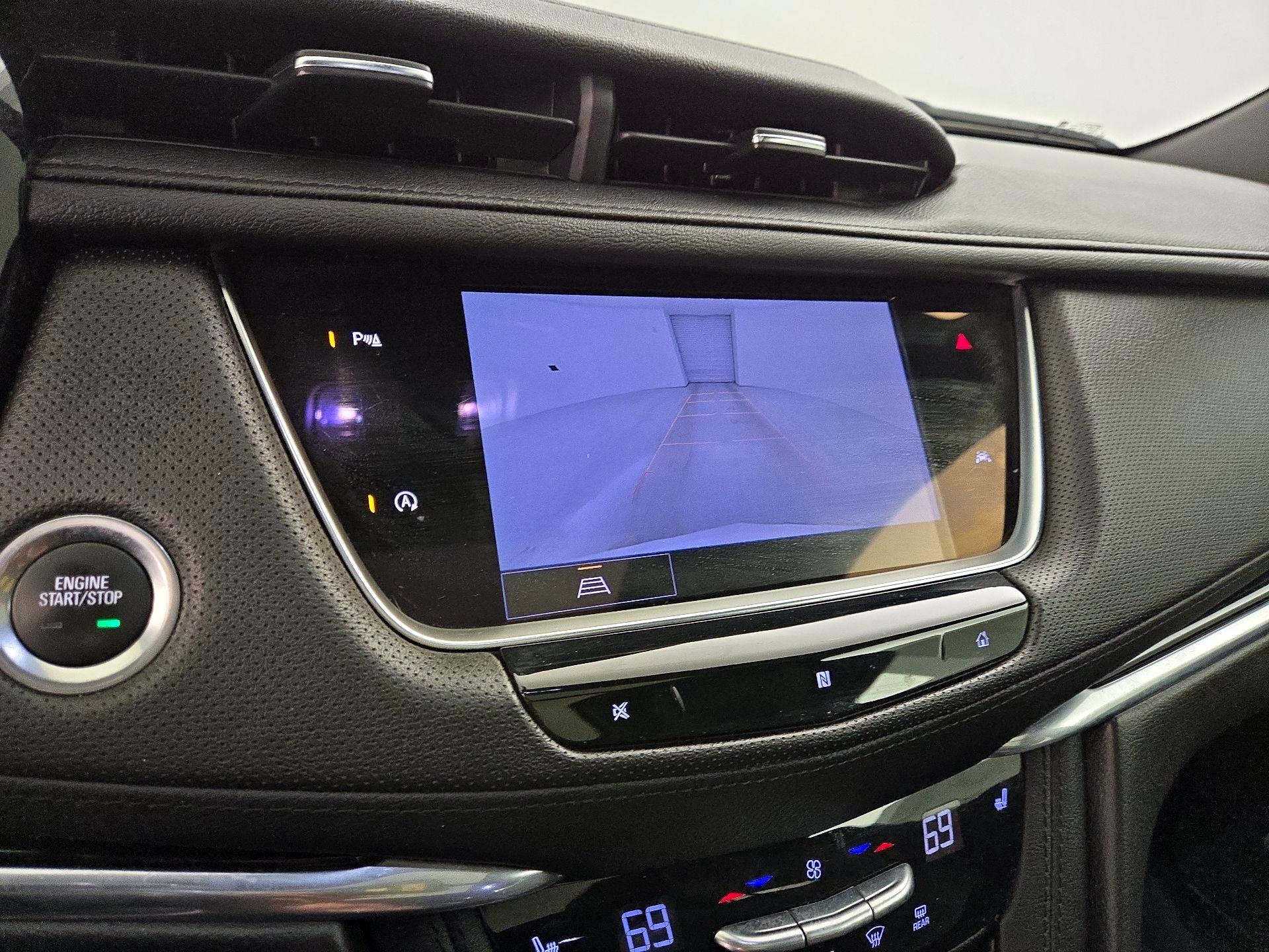Thumbnail: 2021 Cadillac XT6 - 14