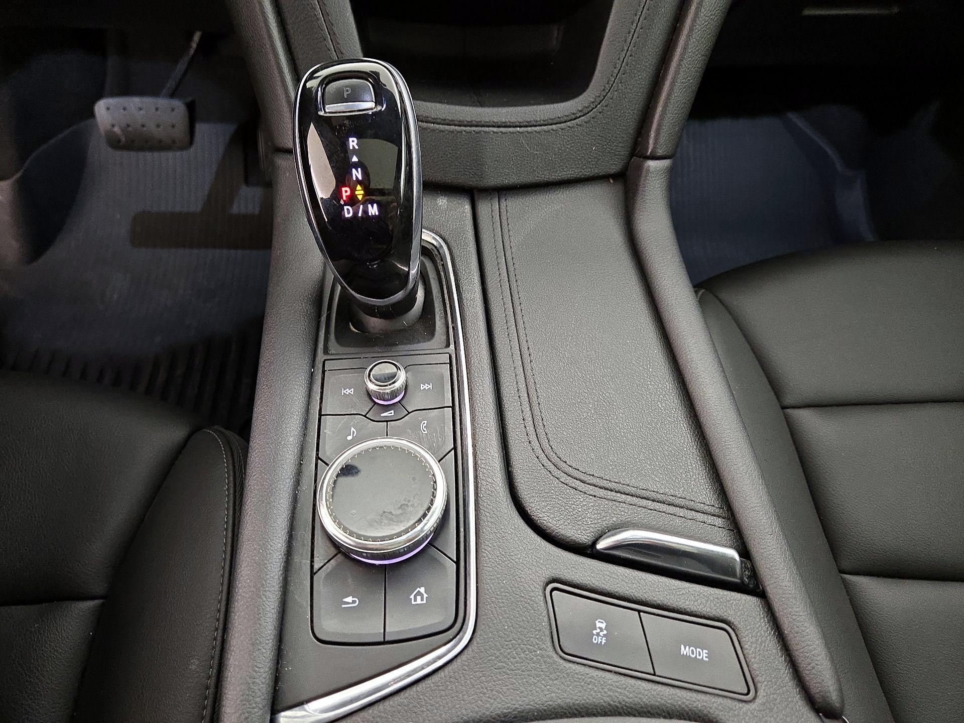 Thumbnail: 2021 Cadillac XT6 - 17