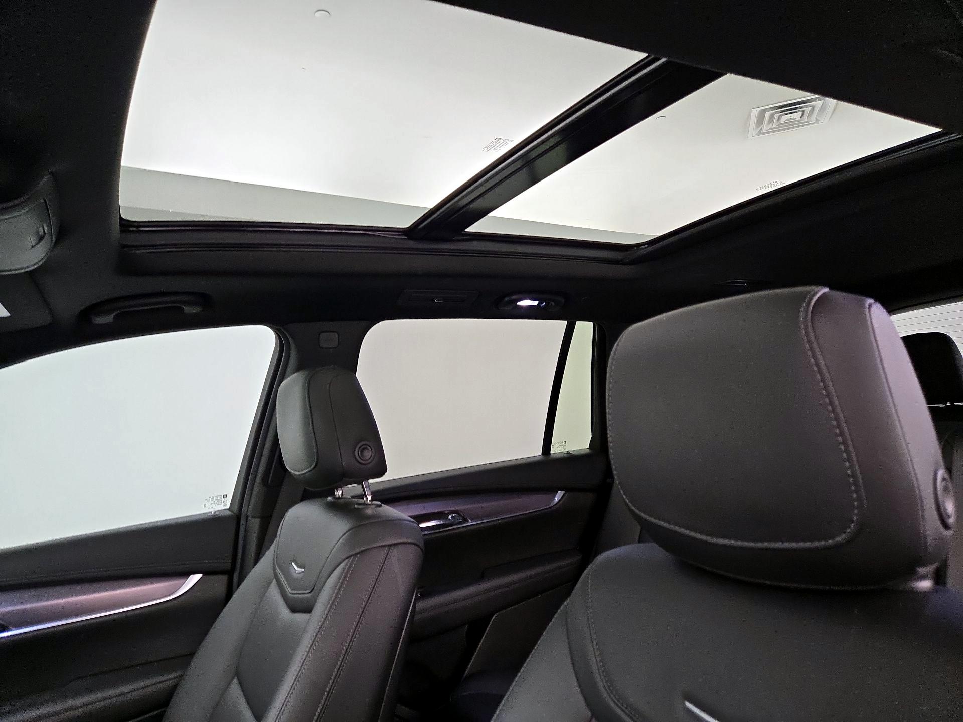 Thumbnail: 2021 Cadillac XT6 - 19