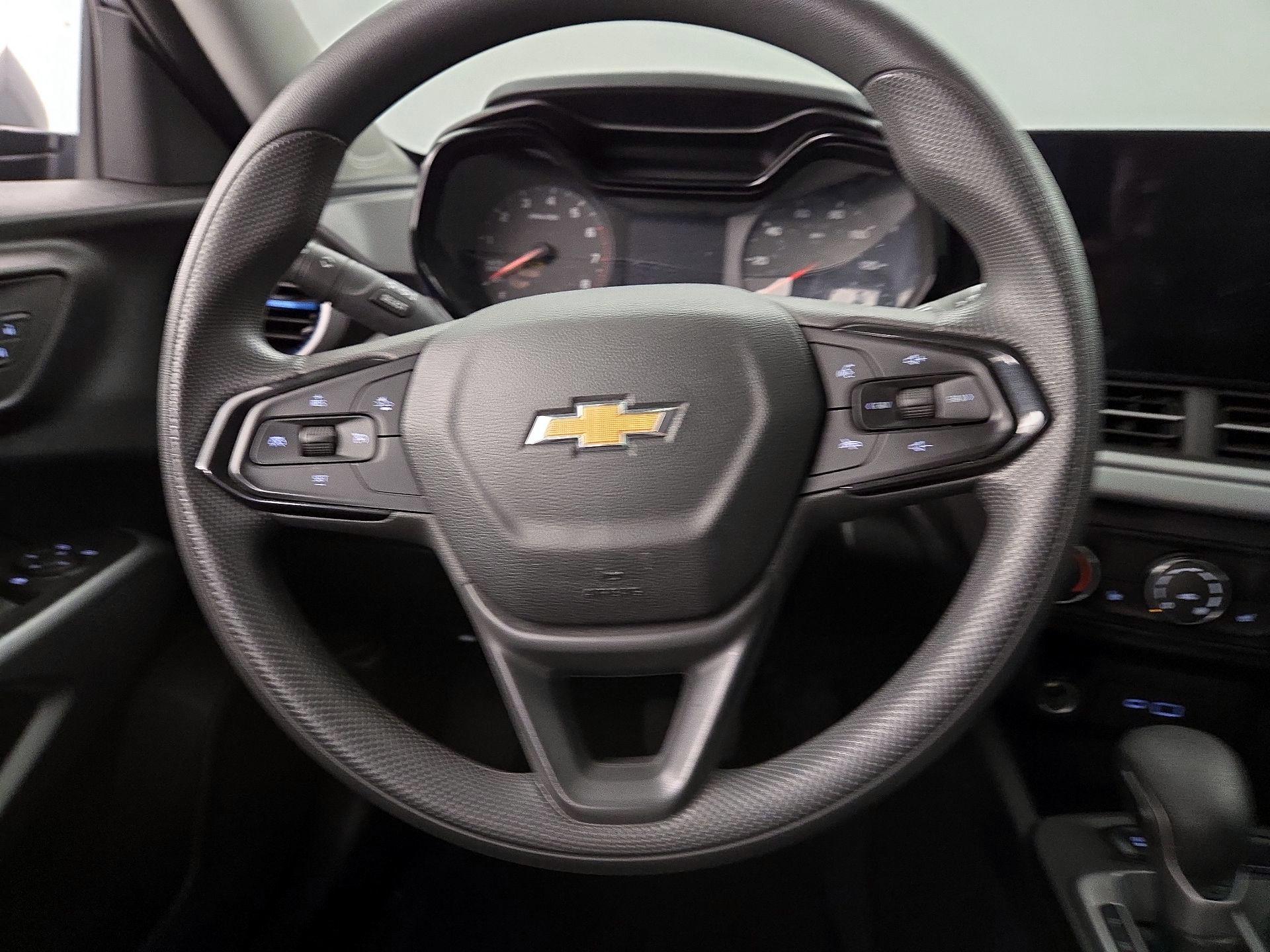 Thumbnail: 2024 Chevrolet Trax - 10