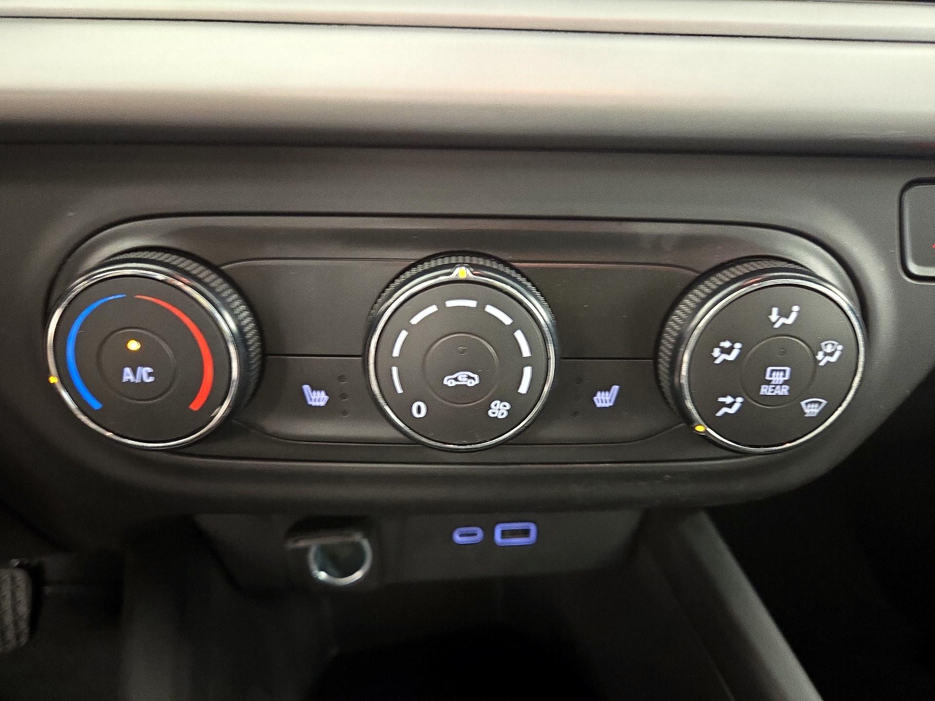 Thumbnail: 2024 Chevrolet Trax - 16