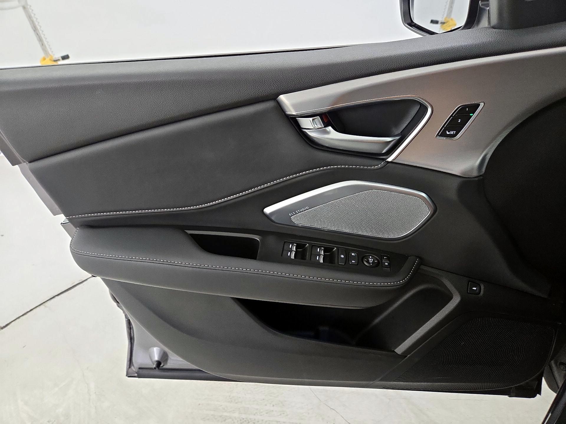 Thumbnail: 2025 Acura RDX - 12