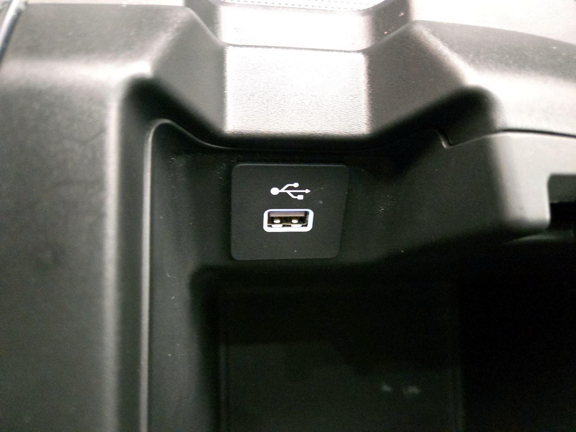 Thumbnail: 2025 Acura RDX - 19