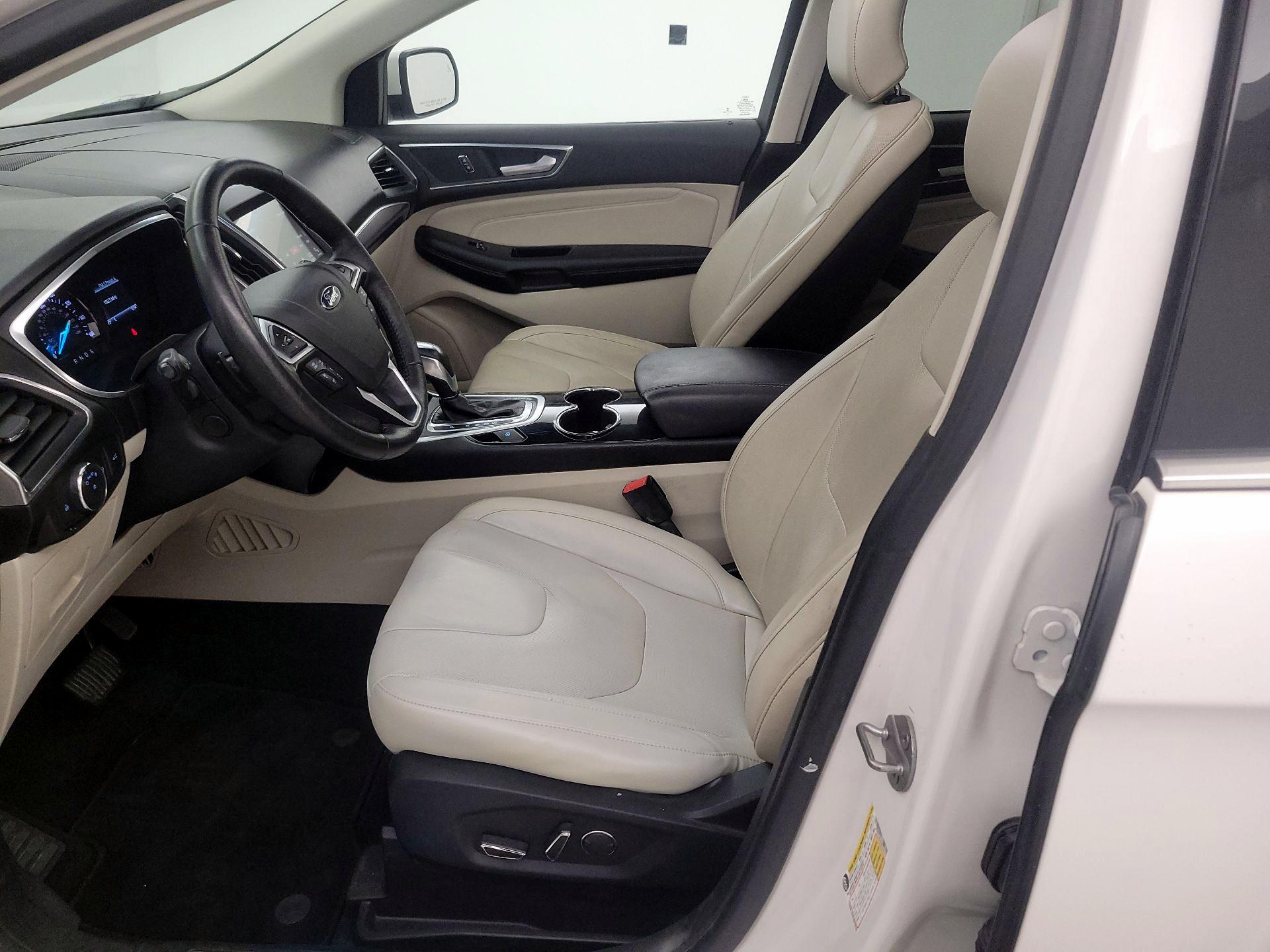 Thumbnail: 2017 Ford Edge - 11