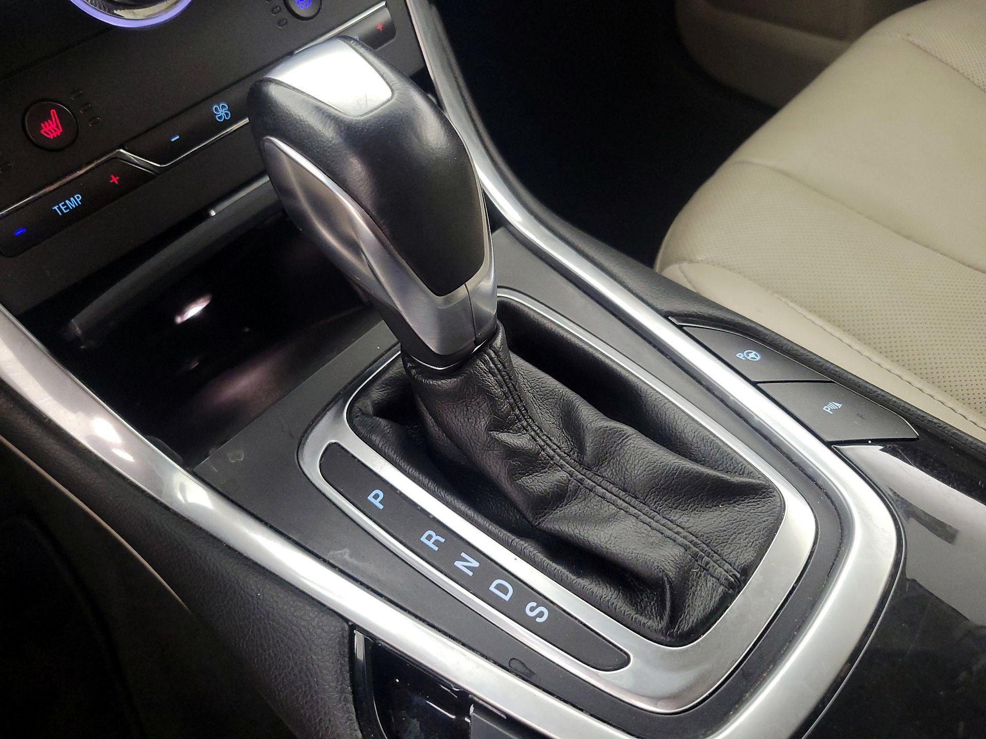 Thumbnail: 2017 Ford Edge - 17