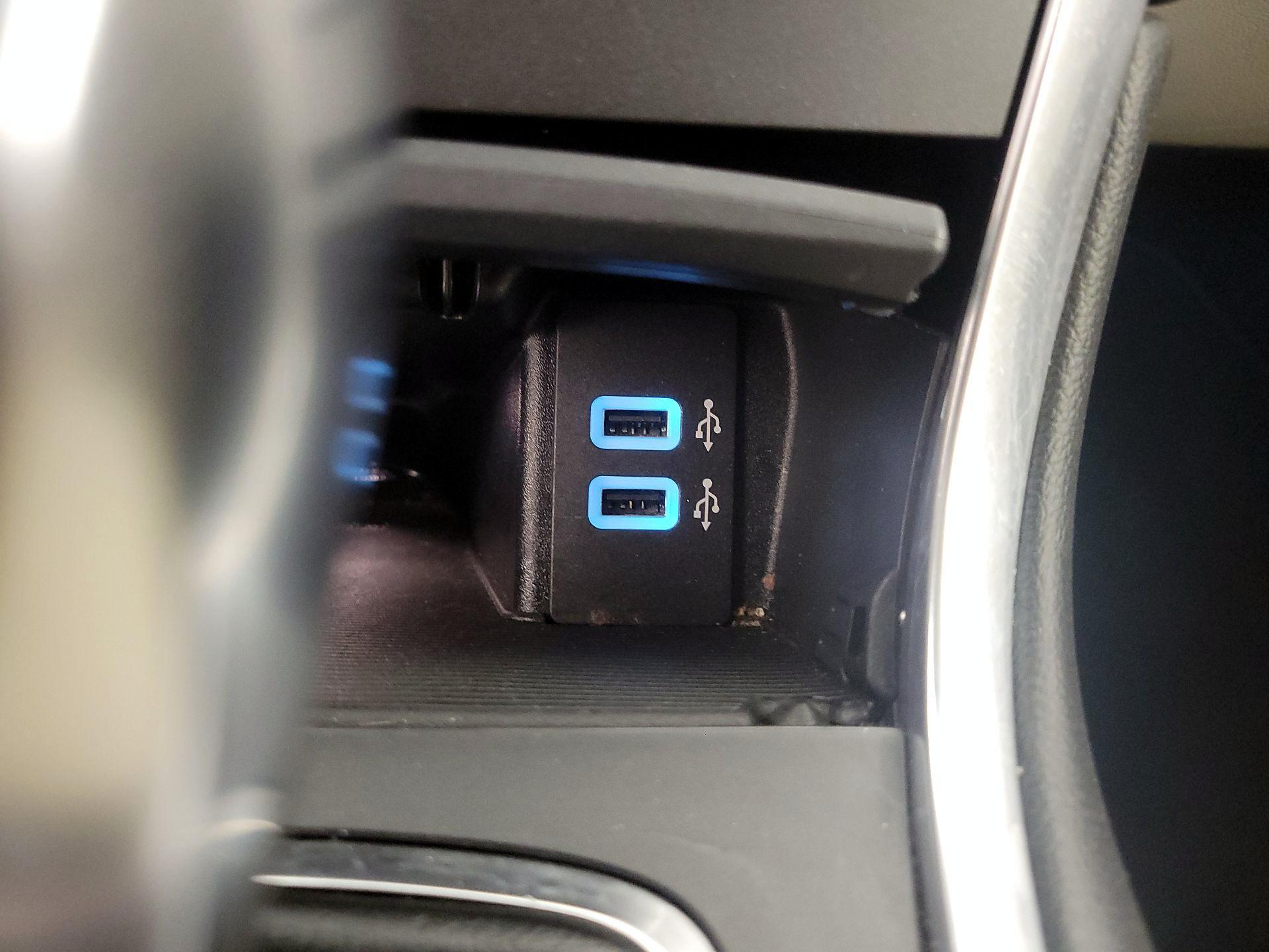 Thumbnail: 2017 Ford Edge - 18