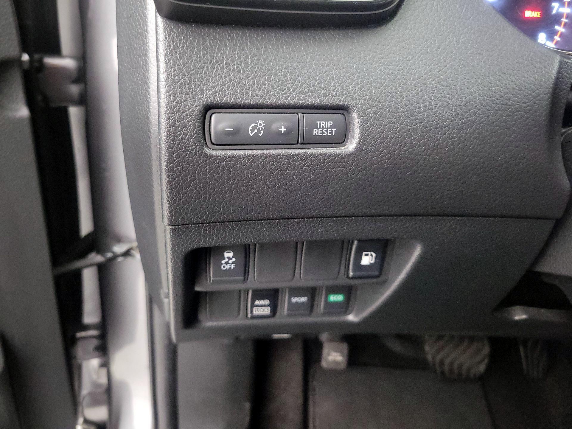 Thumbnail: 2018 Nissan Rogue - 13