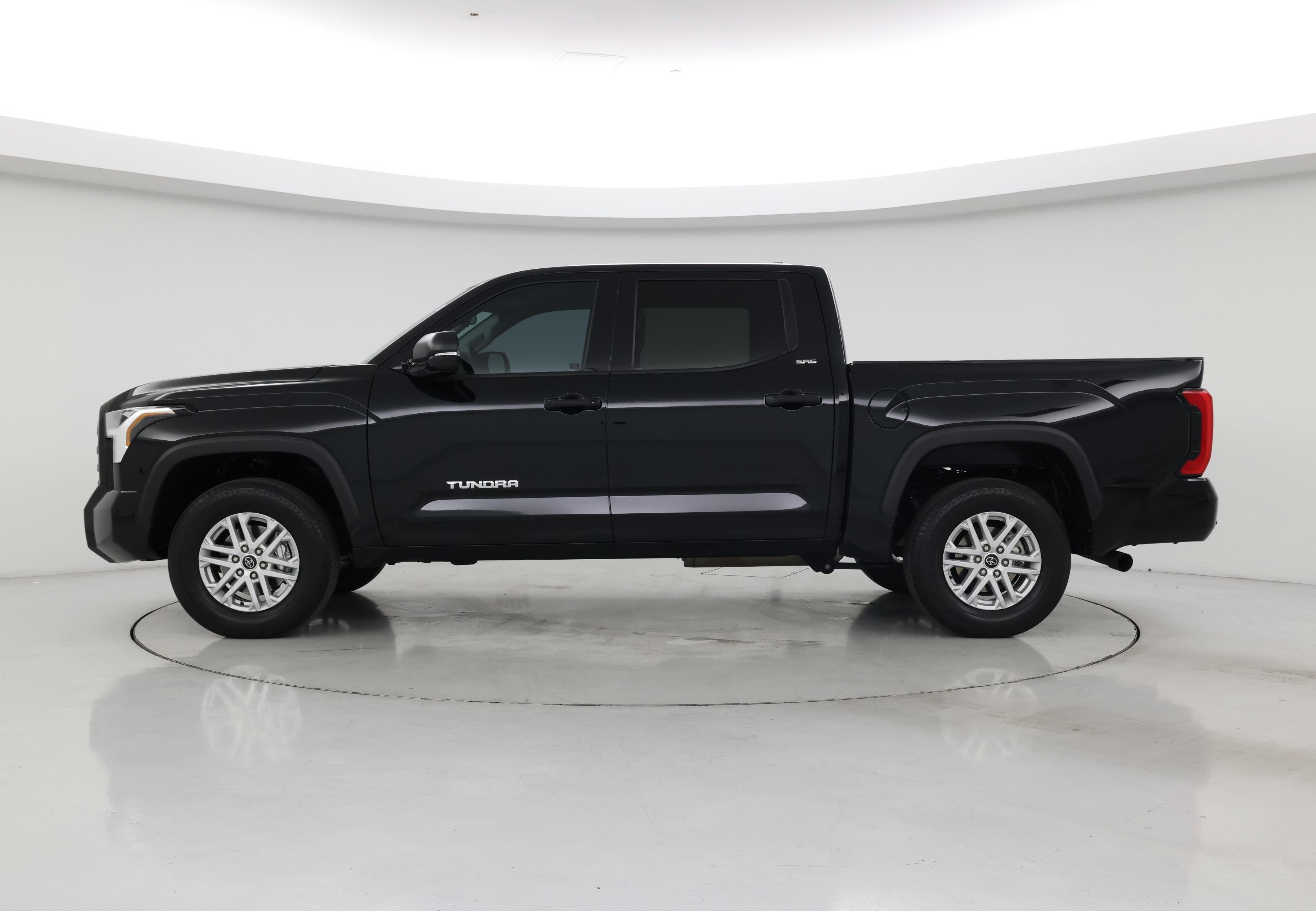 Thumbnail: 2024 Toyota Tundra - 3