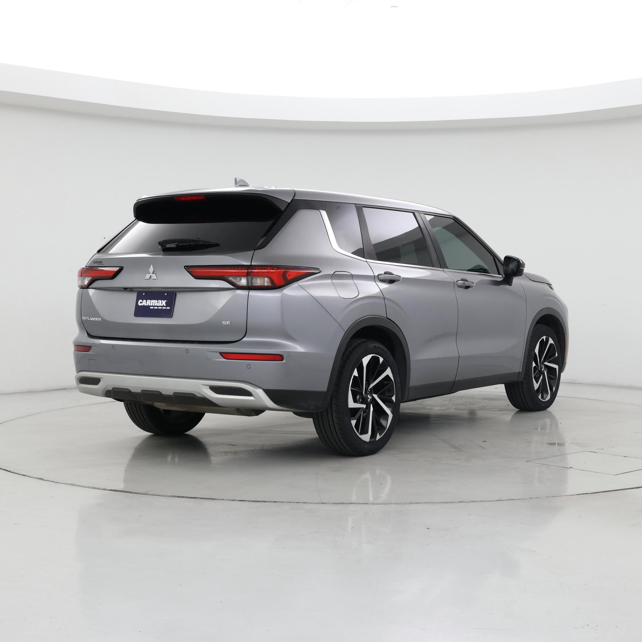 Thumbnail: 2022 Mitsubishi Outlander - 8