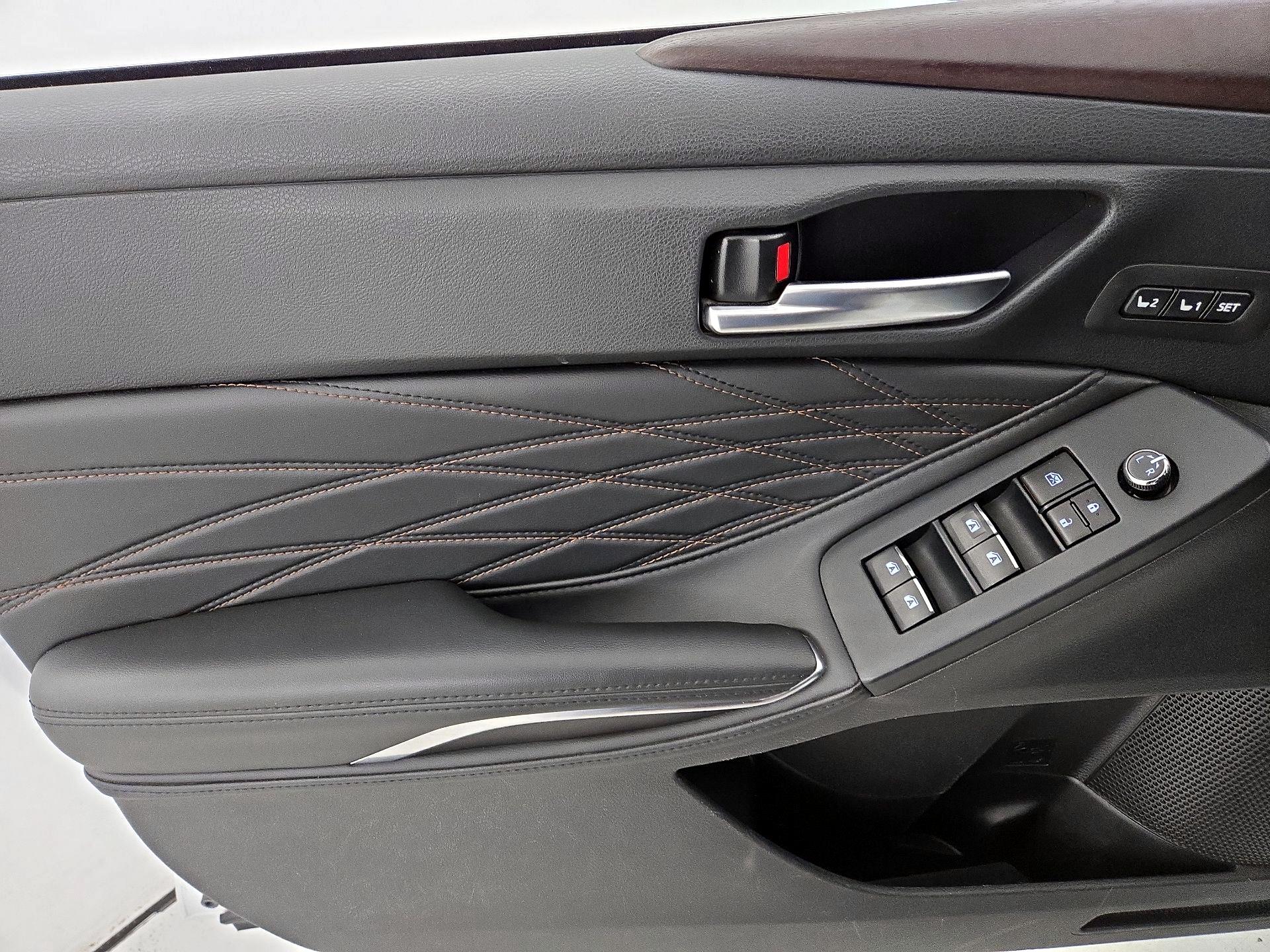 Thumbnail: 2022 Toyota Avalon - 12