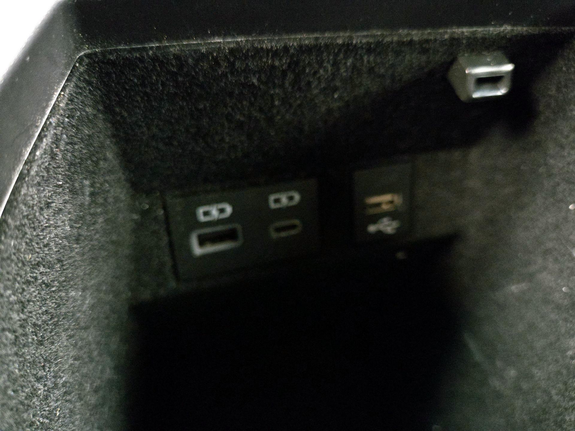 Thumbnail: 2022 Toyota Avalon - 19