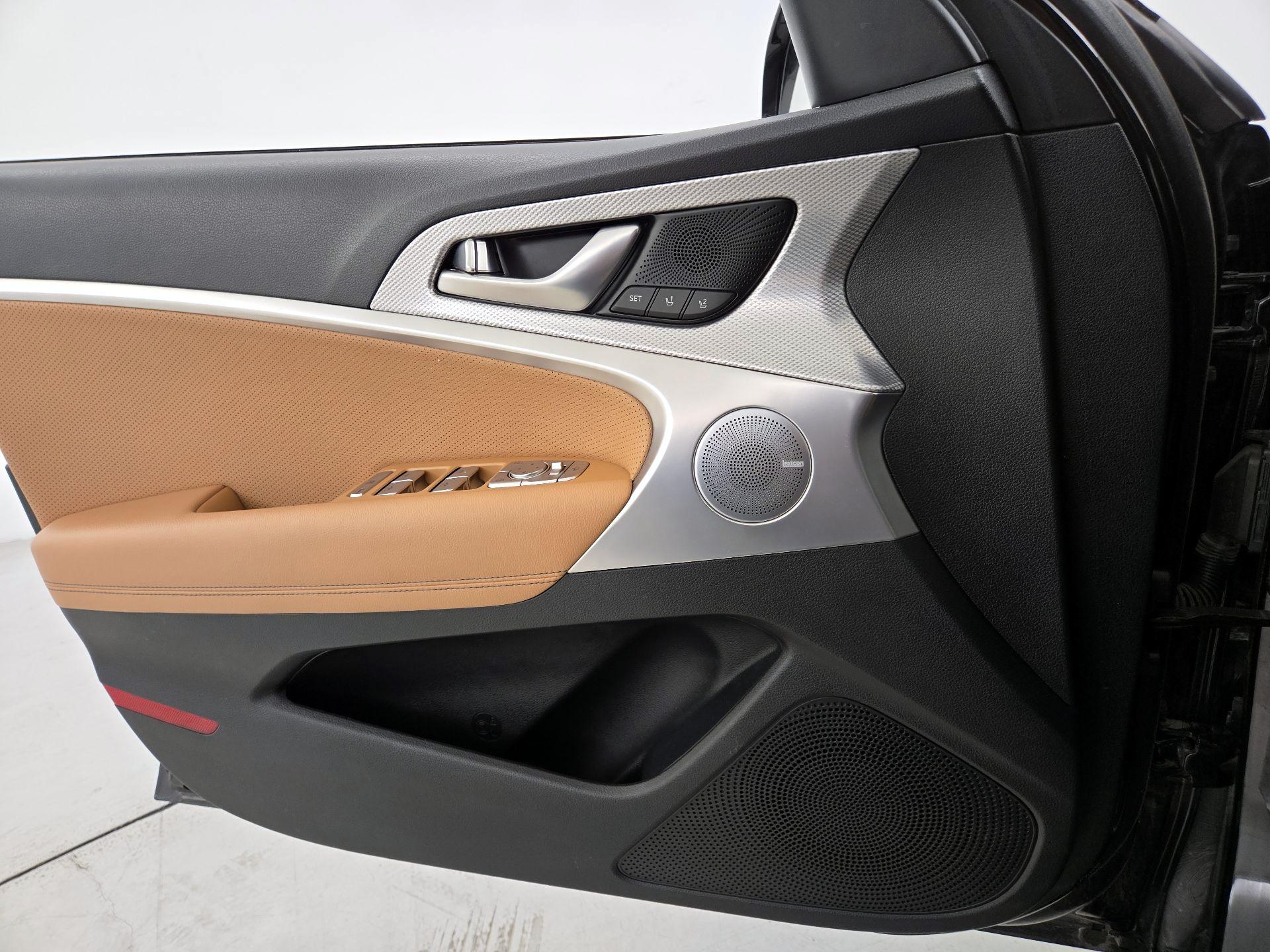 Thumbnail: 2022 Genesis G70 - 12