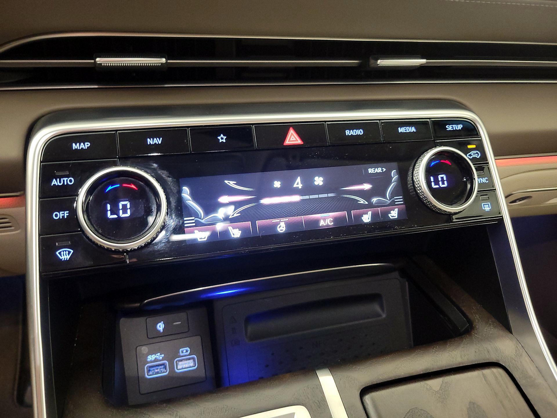 Thumbnail: 2022 Genesis GV80 - 17