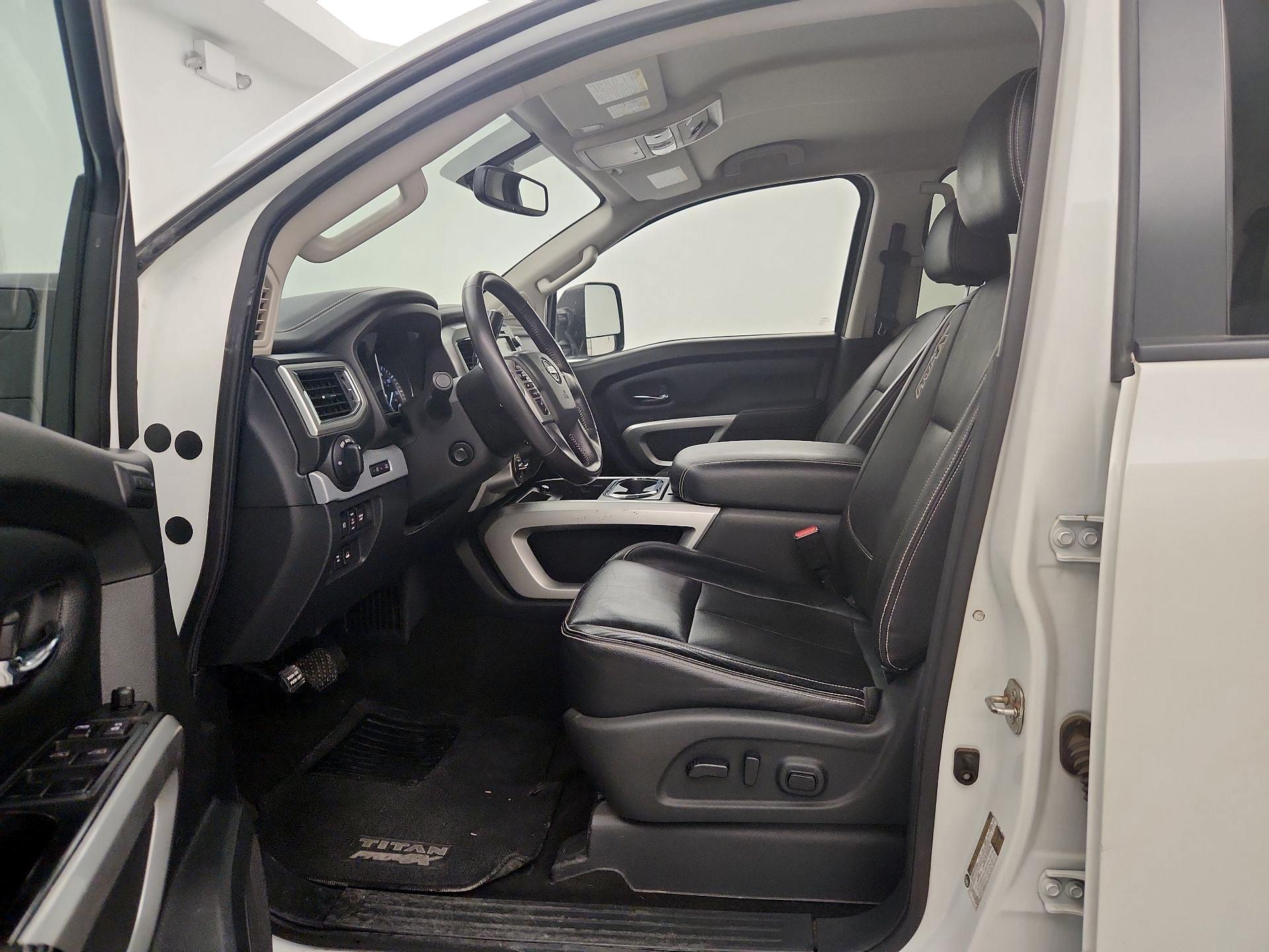 Thumbnail: 2019 Nissan Titan - 11
