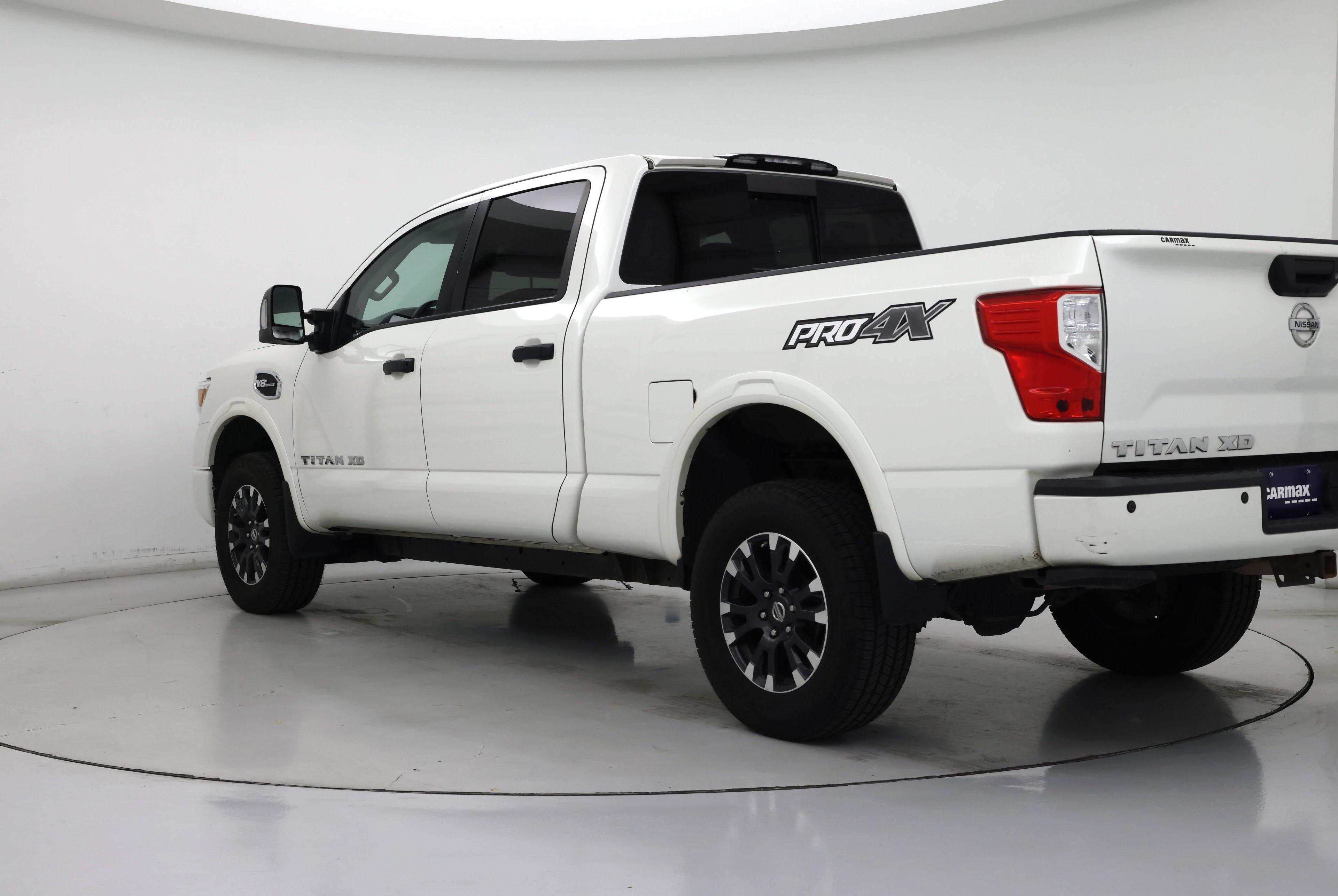 Thumbnail: 2019 Nissan Titan - 2