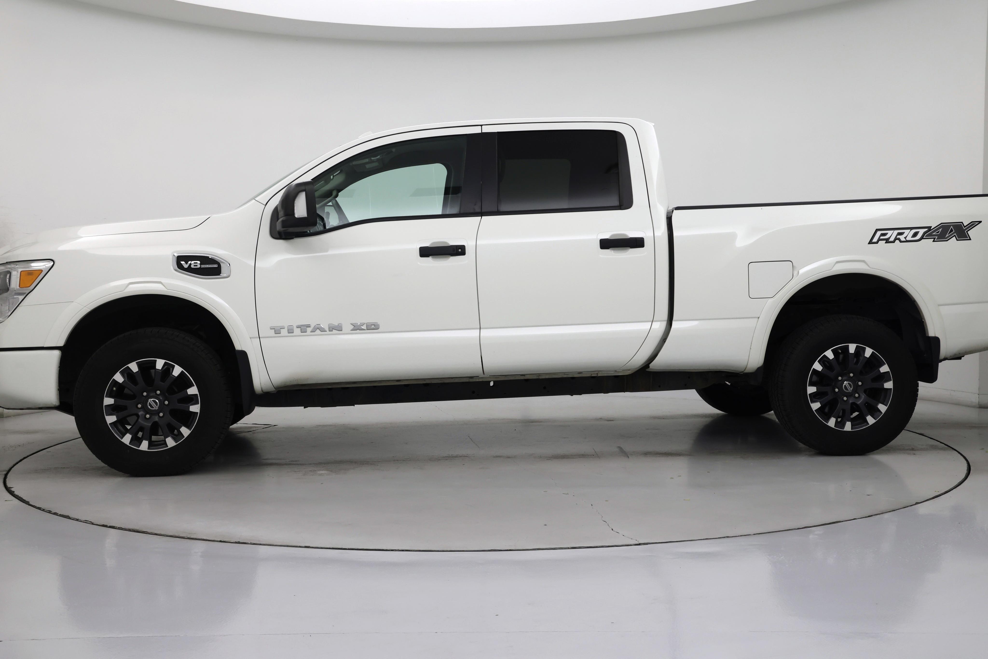 Thumbnail: 2019 Nissan Titan - 3