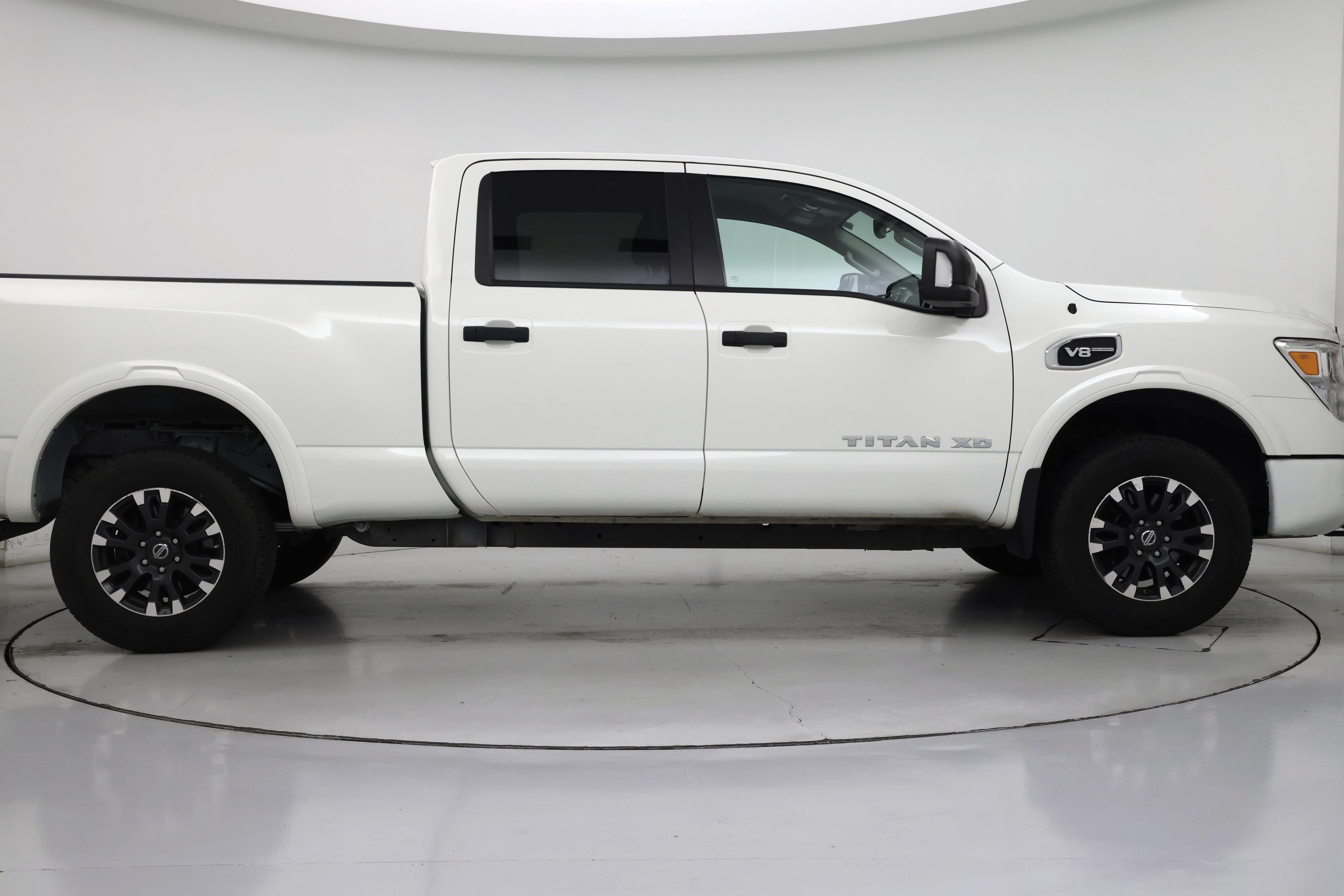 Thumbnail: 2019 Nissan Titan - 7