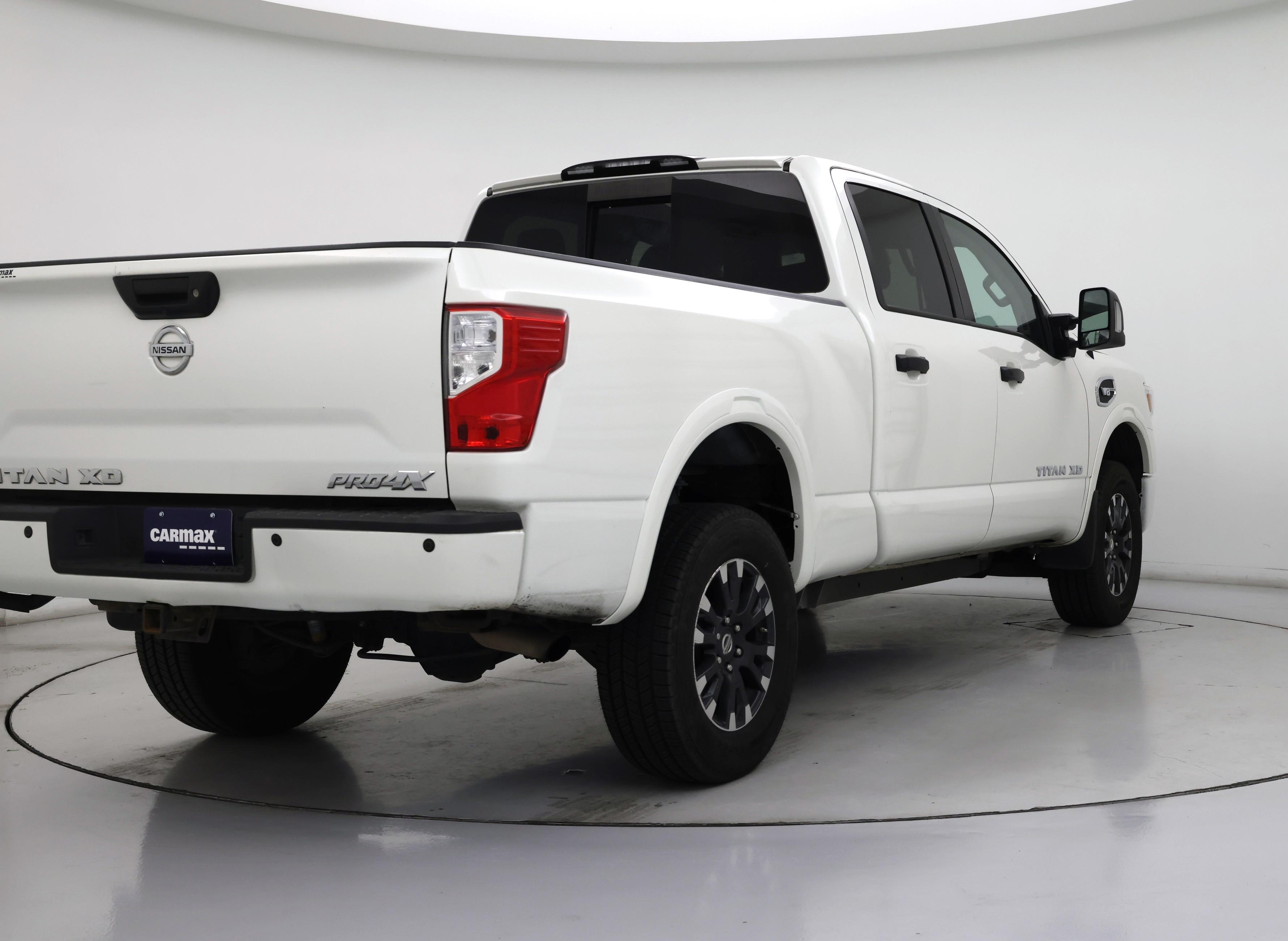 Thumbnail: 2019 Nissan Titan - 8