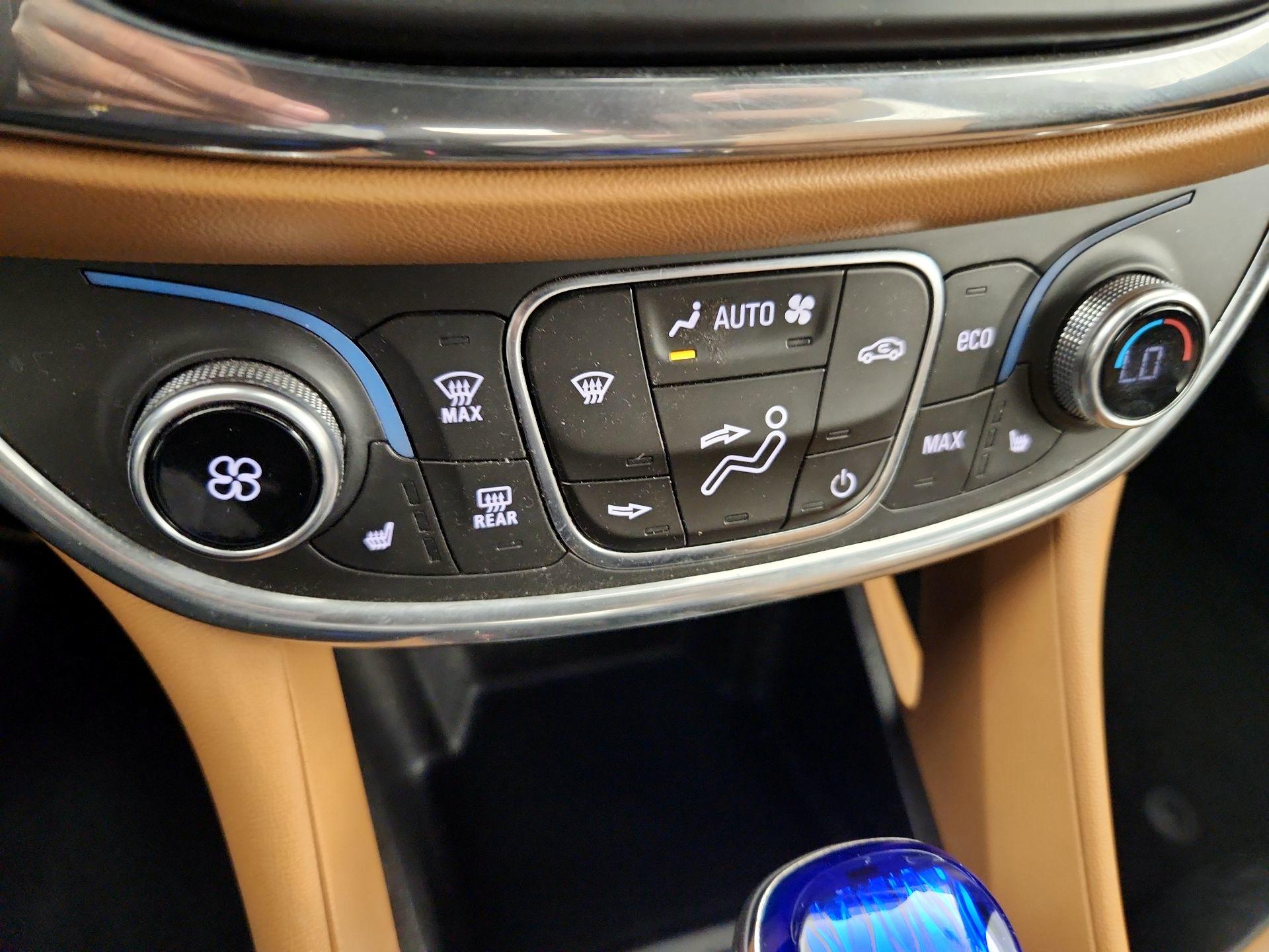 Thumbnail: 2017 Chevrolet Volt - 16