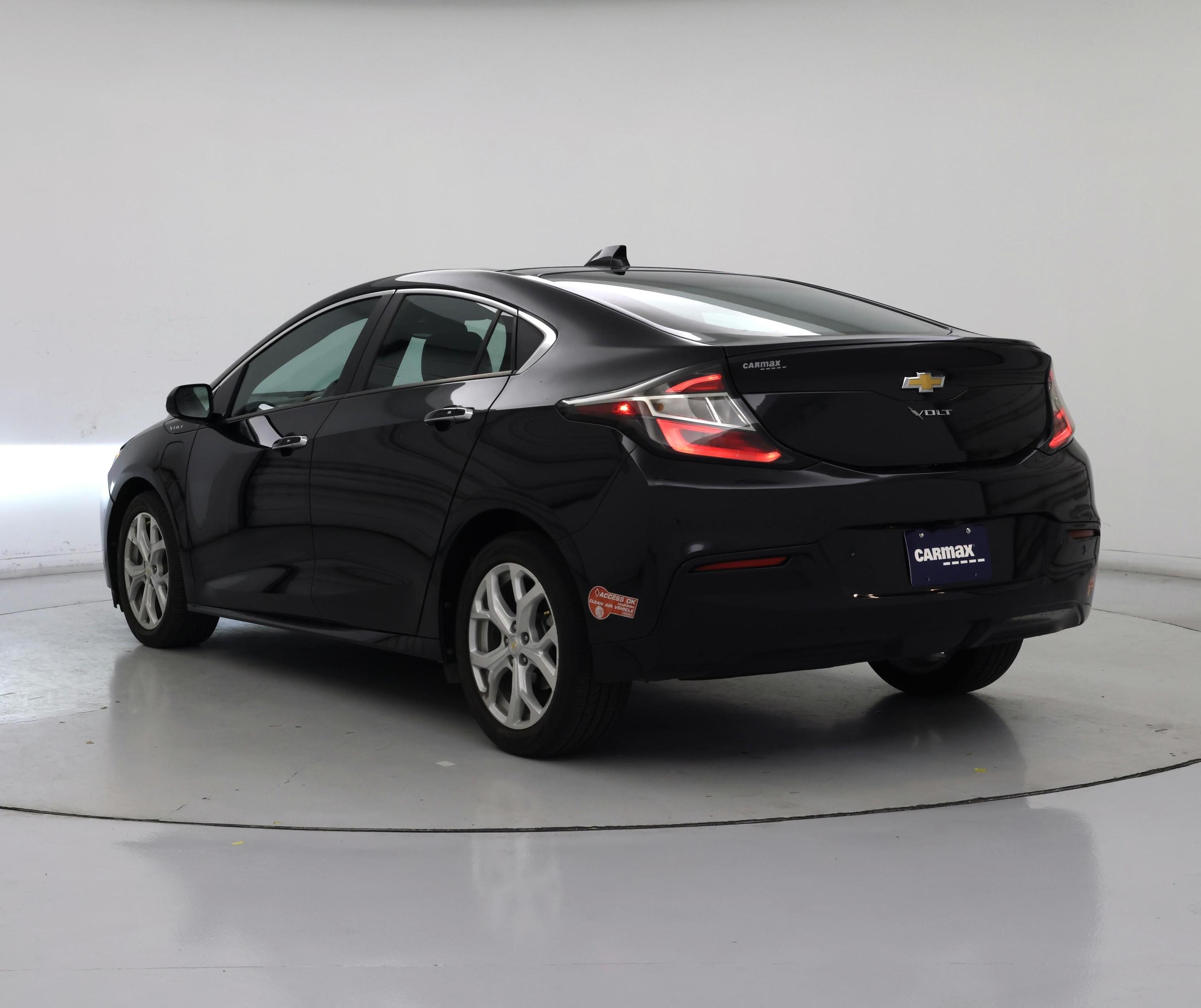 Thumbnail: 2017 Chevrolet Volt - 2