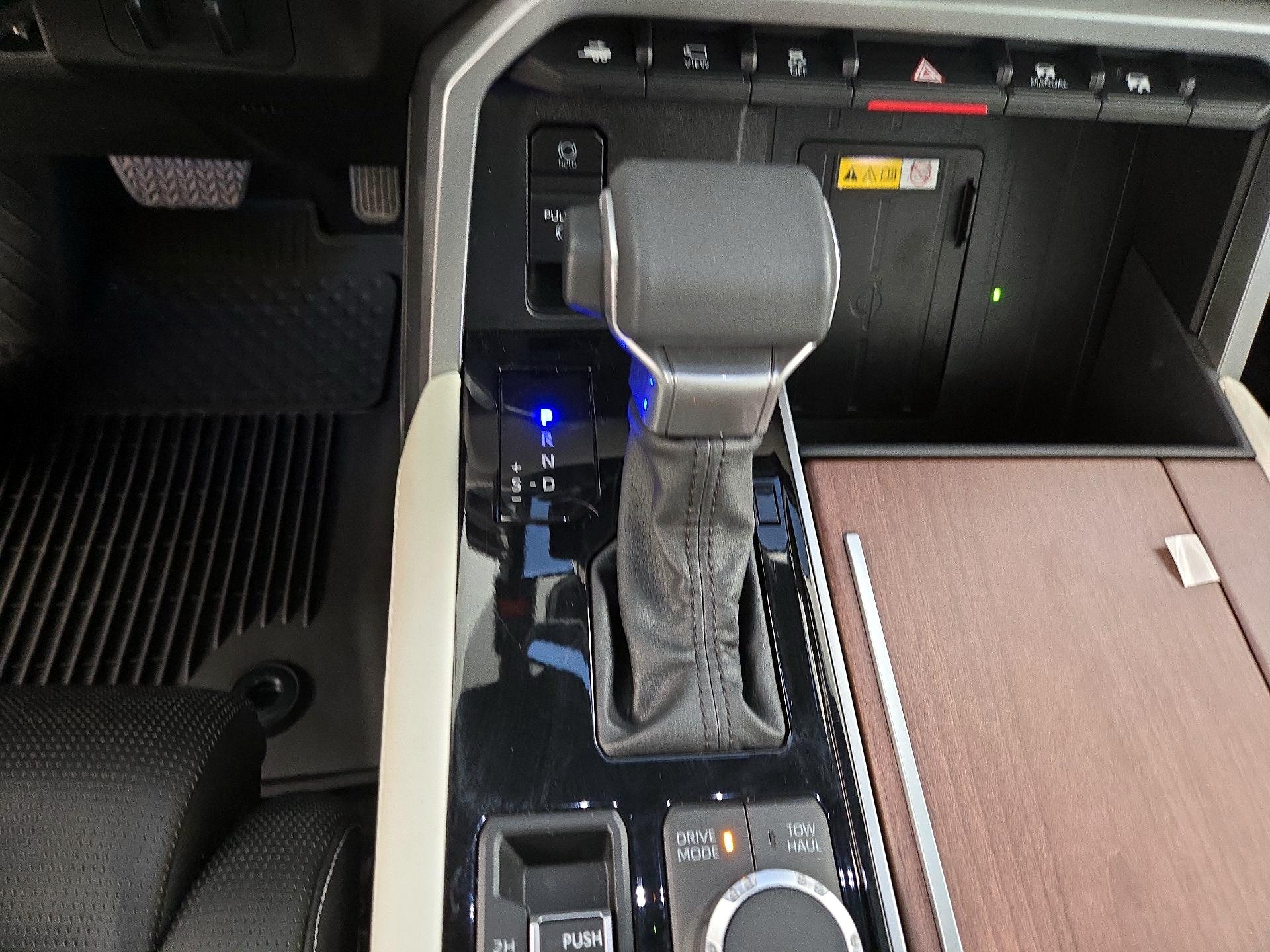 Thumbnail: 2023 Toyota Sequoia - 17