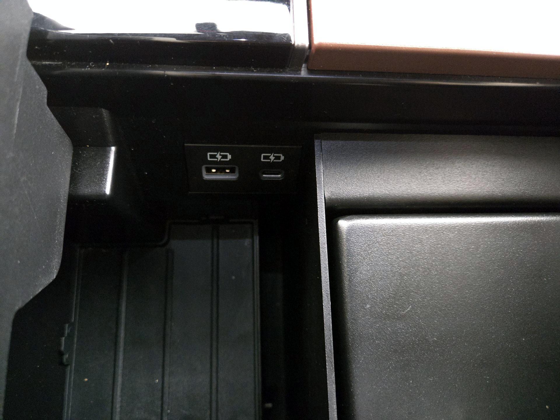 Thumbnail: 2023 Toyota Sequoia - 18