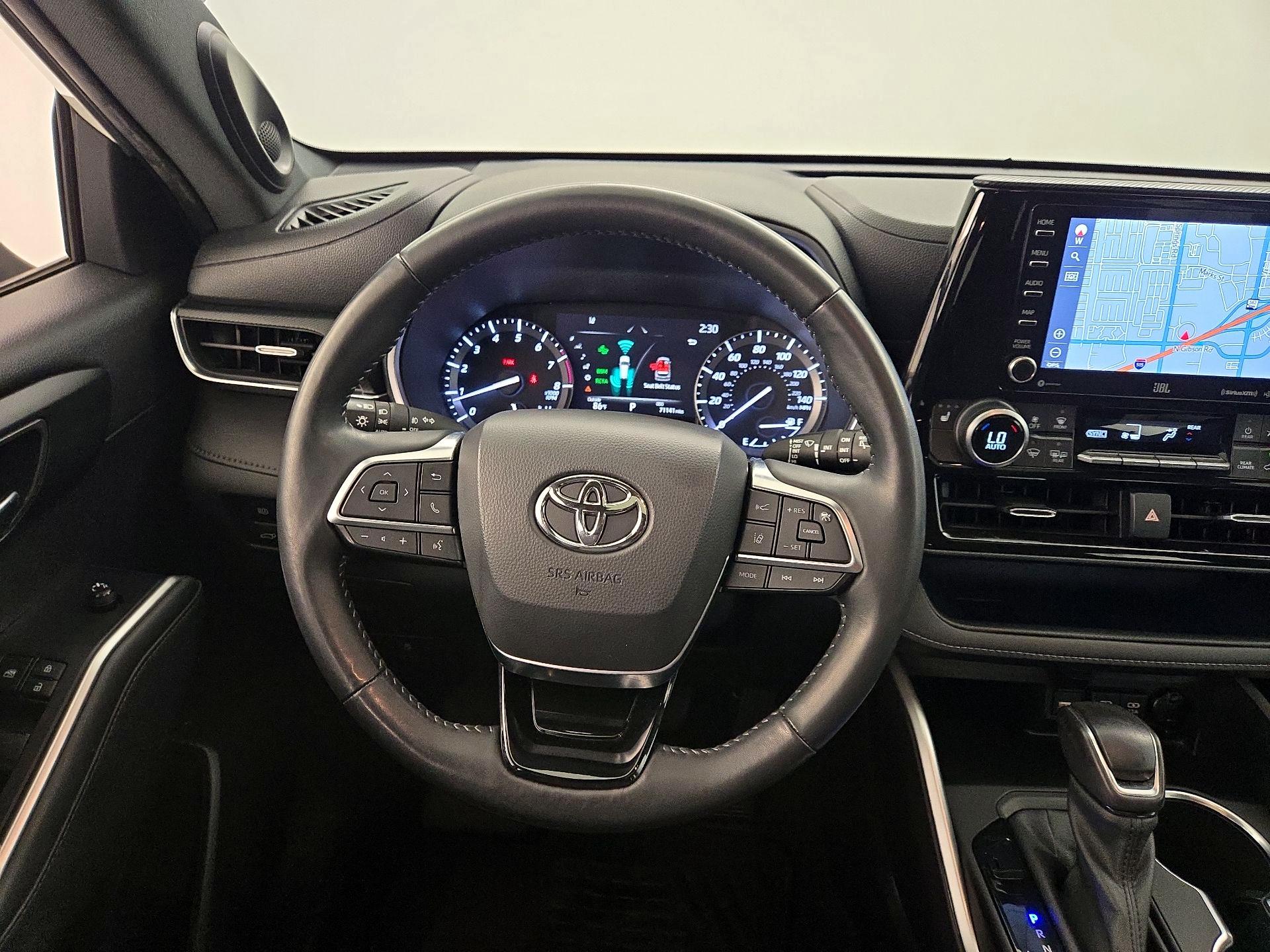 Thumbnail: 2021 Toyota Highlander - 10