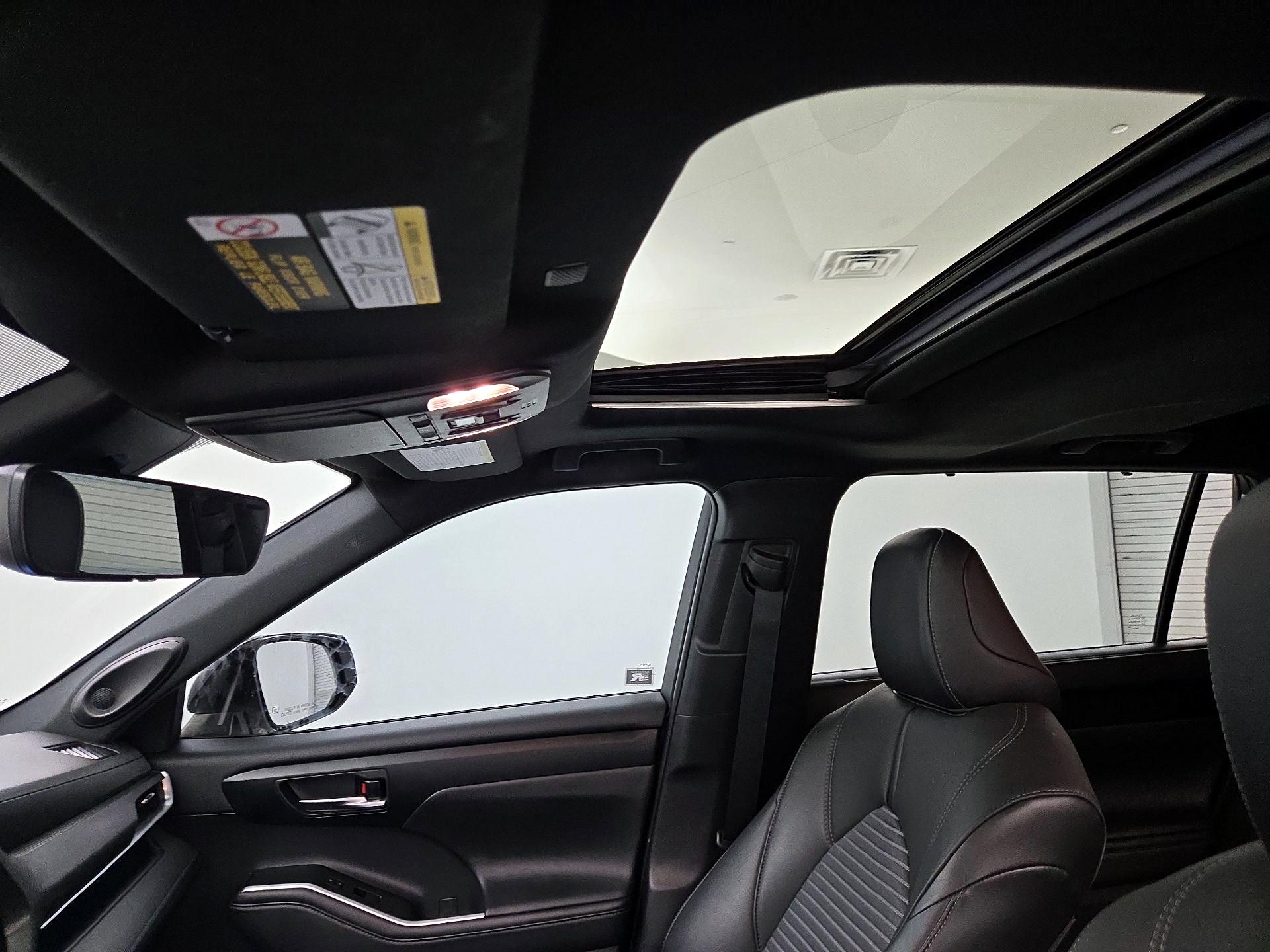 Thumbnail: 2021 Toyota Highlander - 20