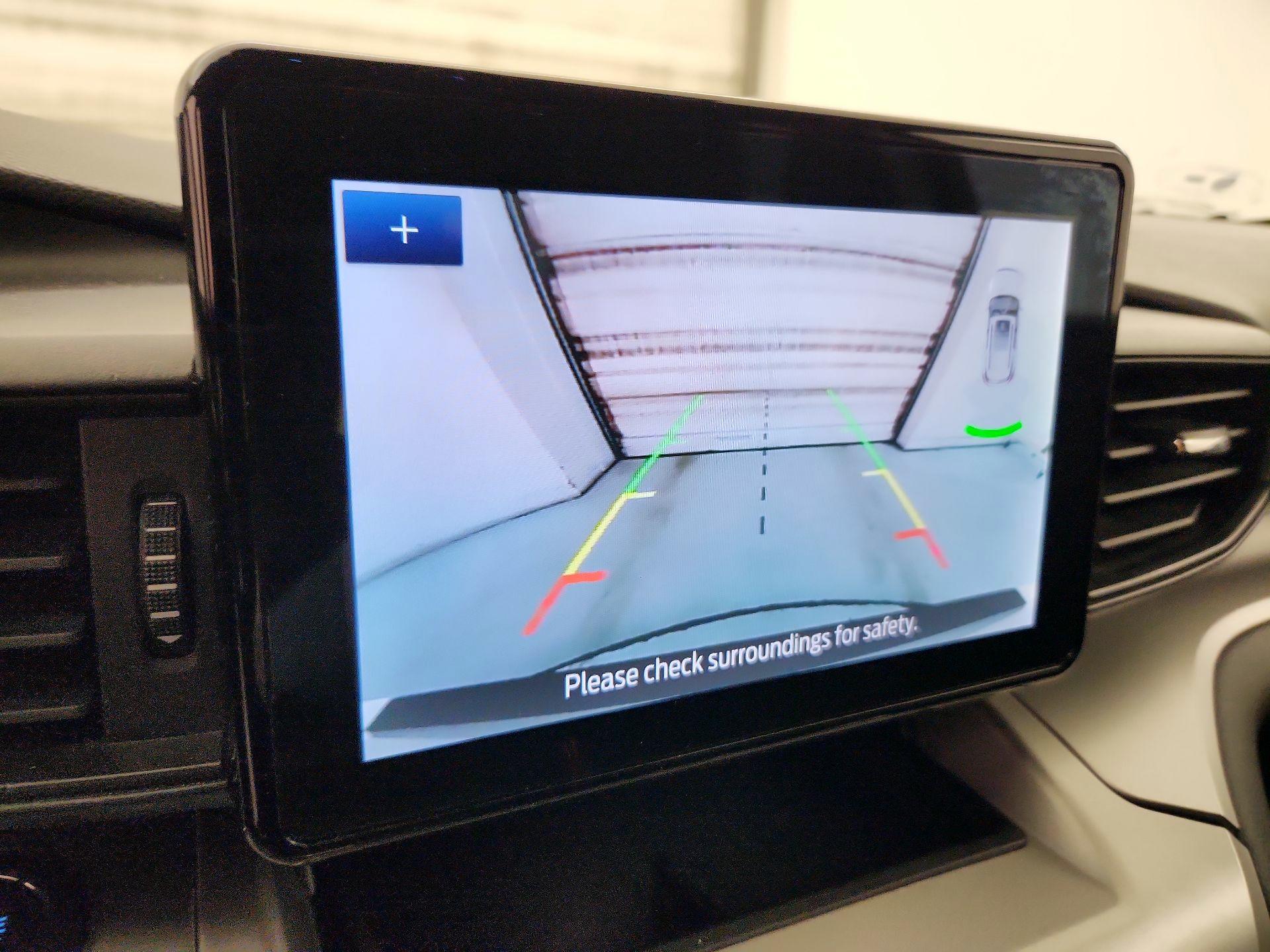 Thumbnail: 2022 Ford Explorer - 14