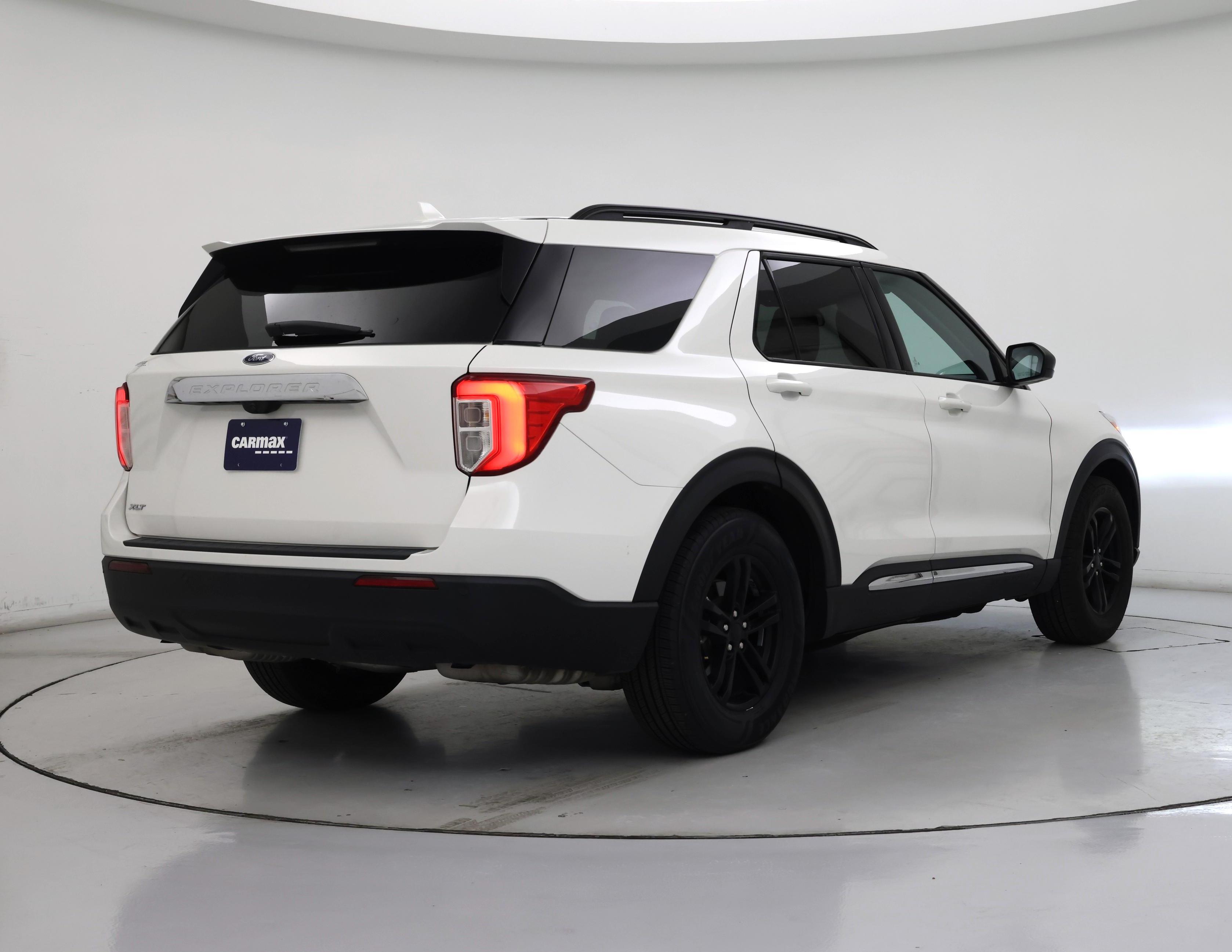 Thumbnail: 2022 Ford Explorer - 8