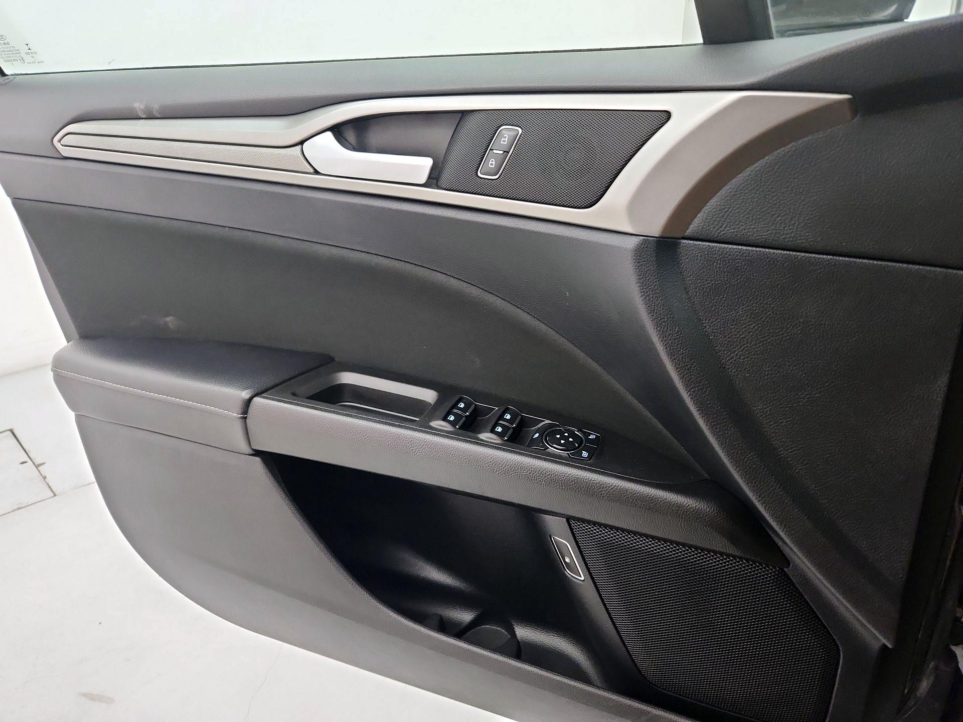 Thumbnail: 2019 Ford Fusion - 12