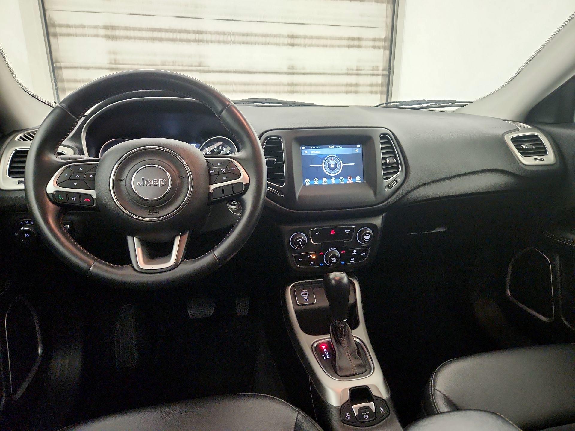 Thumbnail: 2019 Jeep Compass - 9