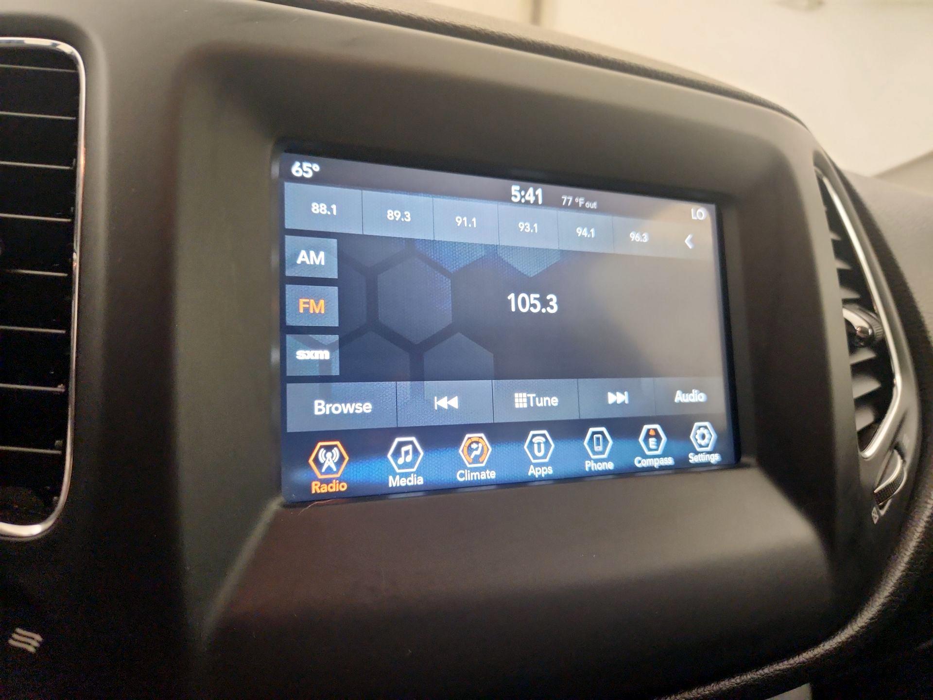 Thumbnail: 2019 Jeep Compass - 15
