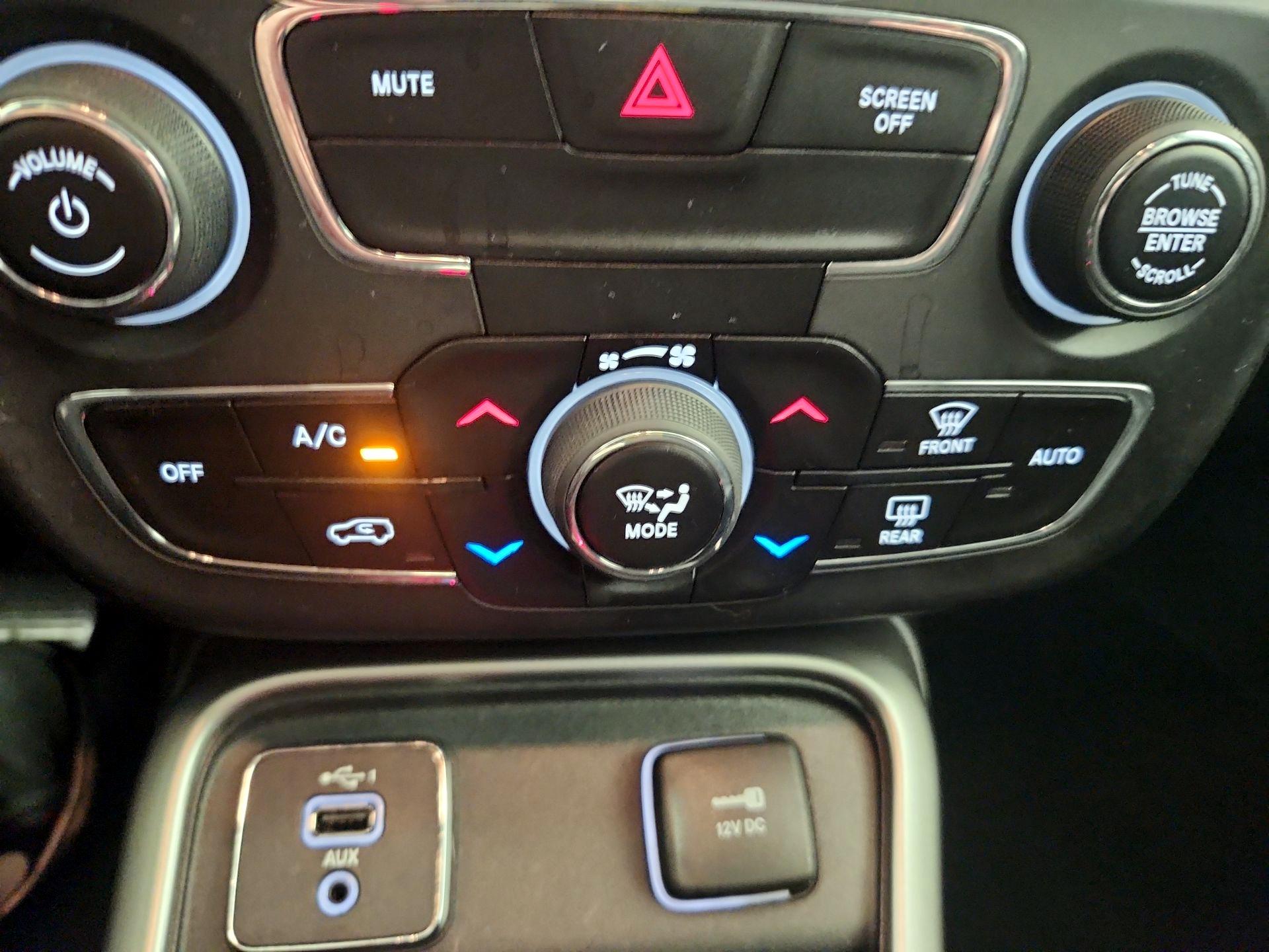 Thumbnail: 2019 Jeep Compass - 16