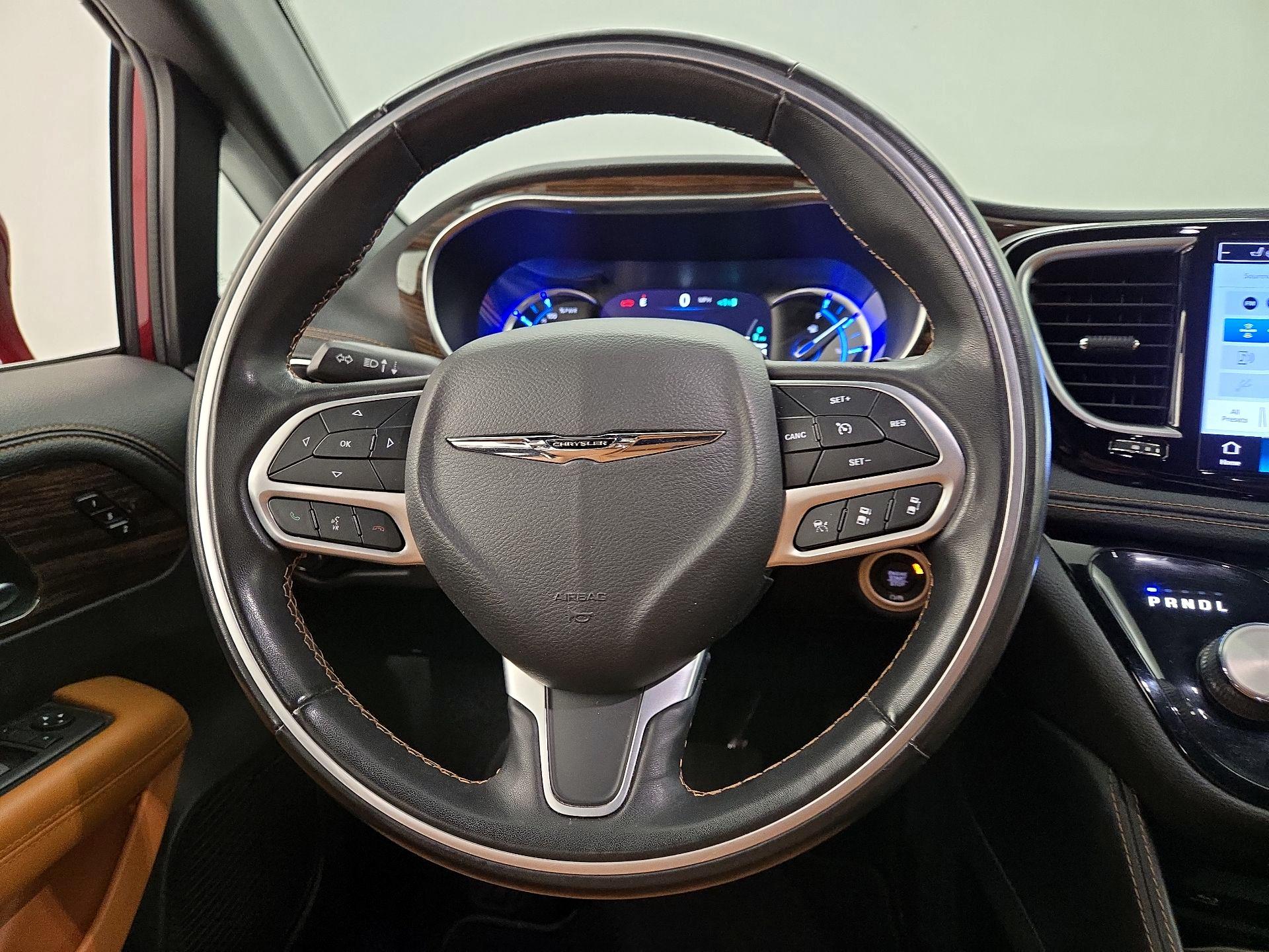 Thumbnail: 2022 Chrysler Pacifica - 10