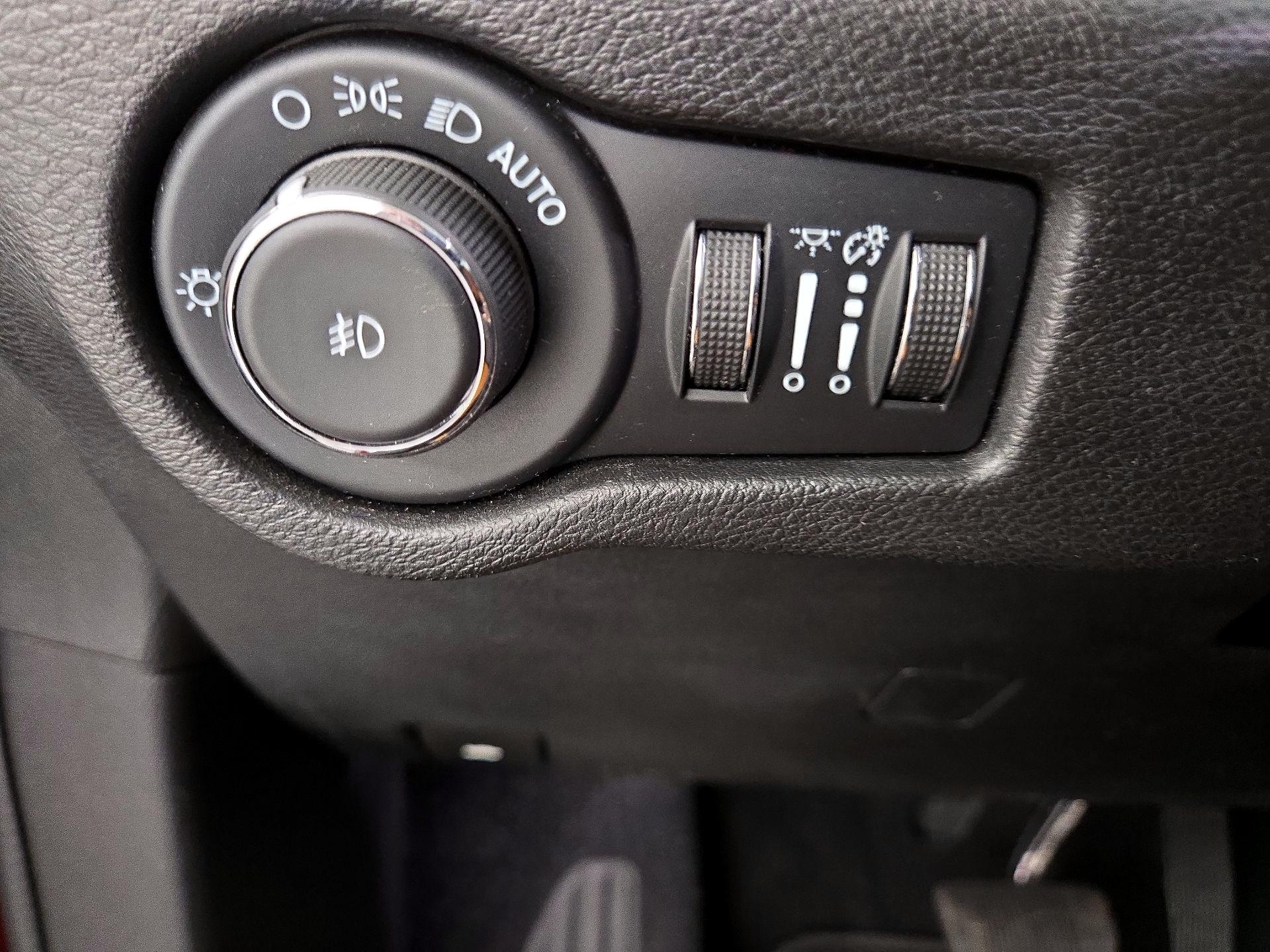 Thumbnail: 2022 Chrysler Pacifica - 13