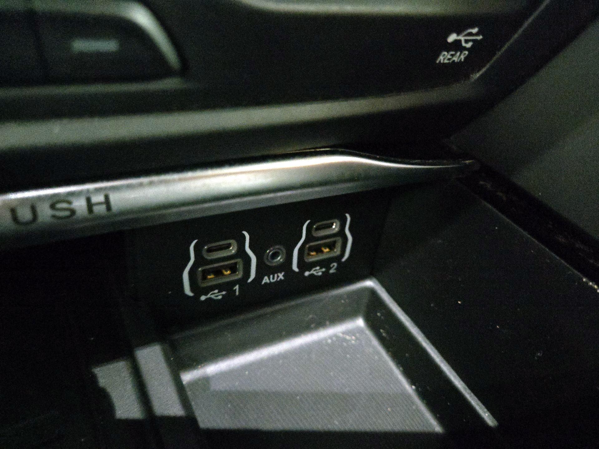 Thumbnail: 2022 Chrysler Pacifica - 19