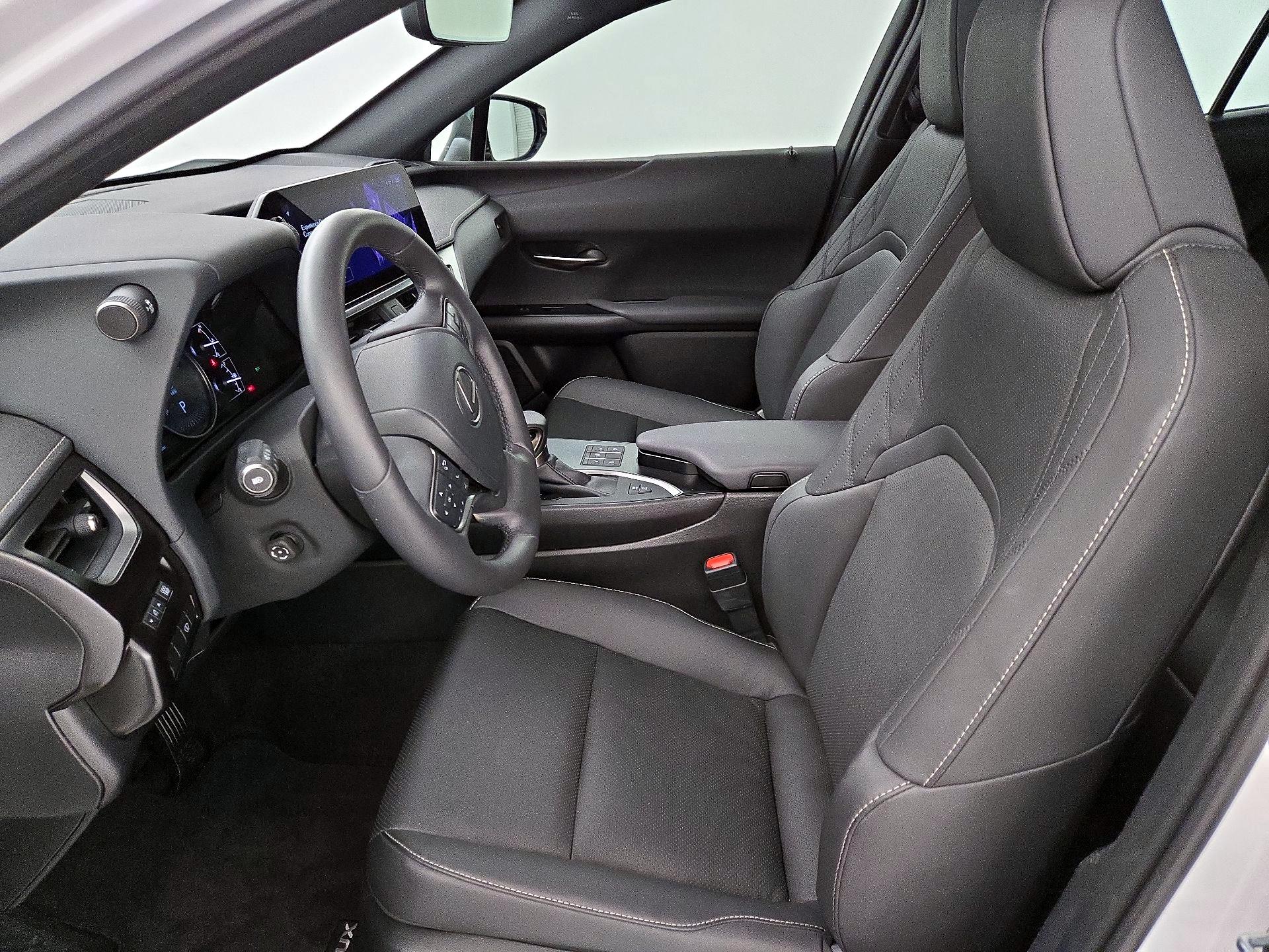 Thumbnail: 2024 Lexus UX - 11